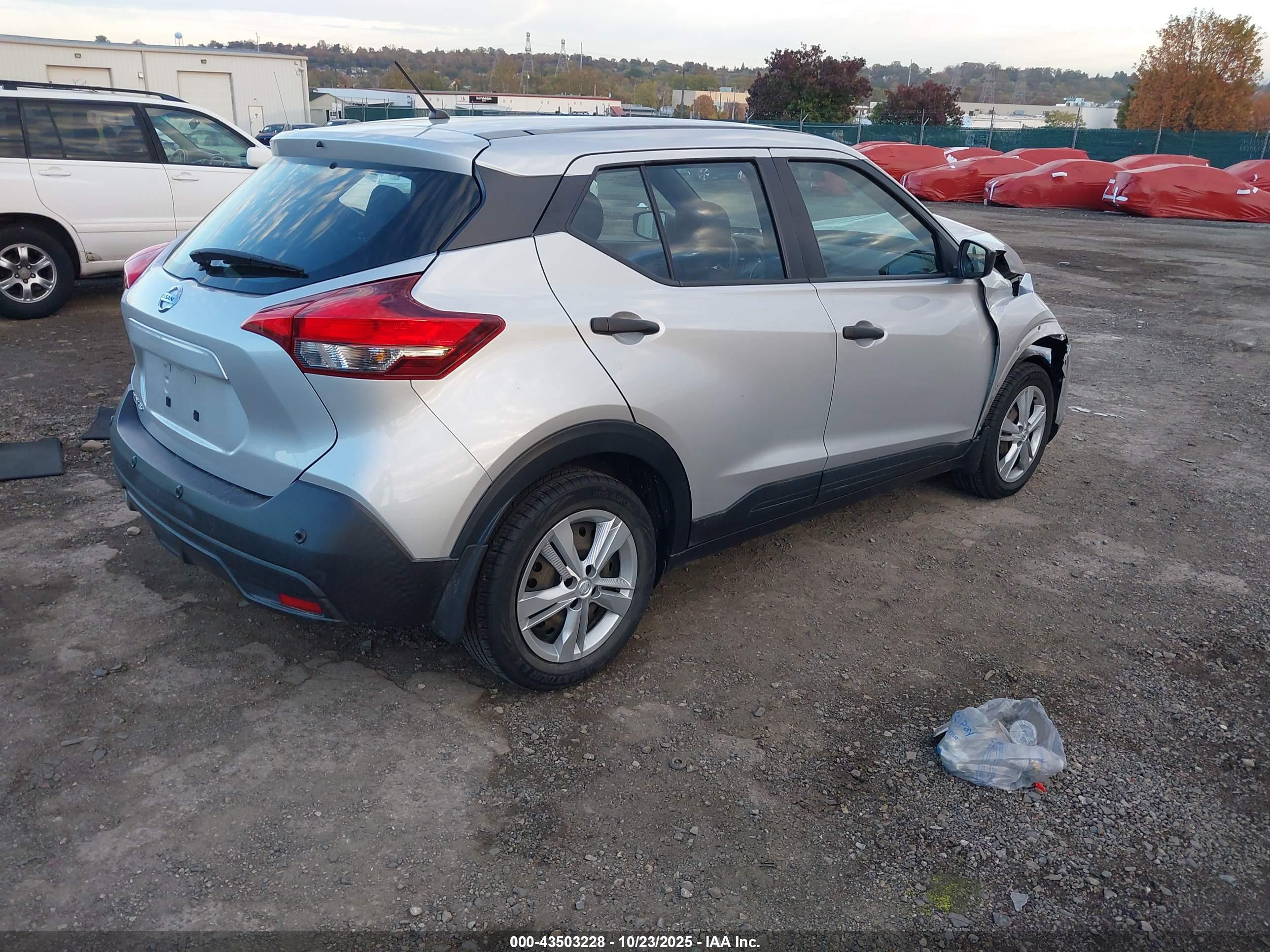NISSAN KICKS image 4