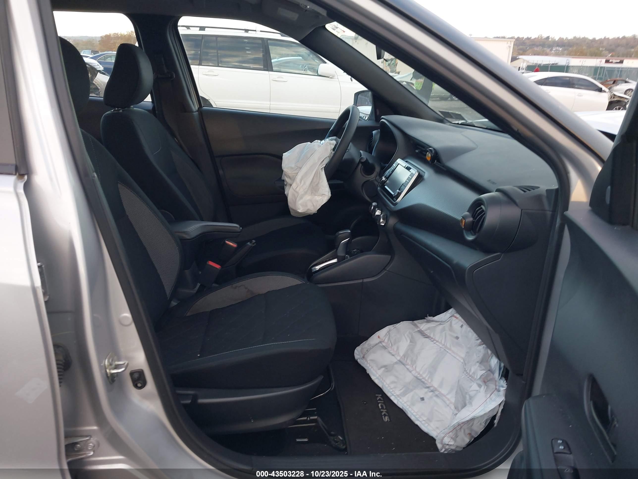 NISSAN KICKS image 5