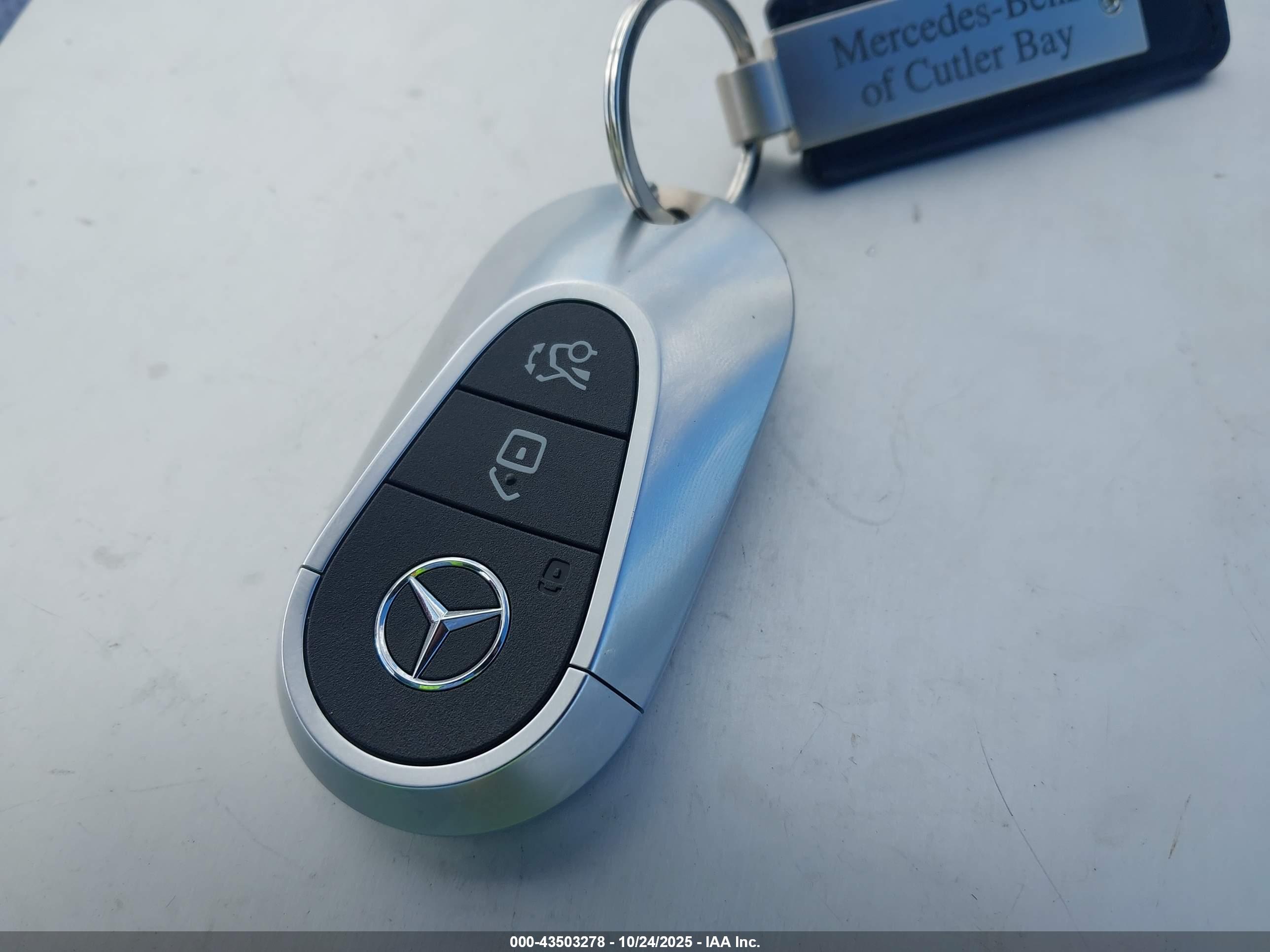 MERCEDES-BENZ GLC image 11