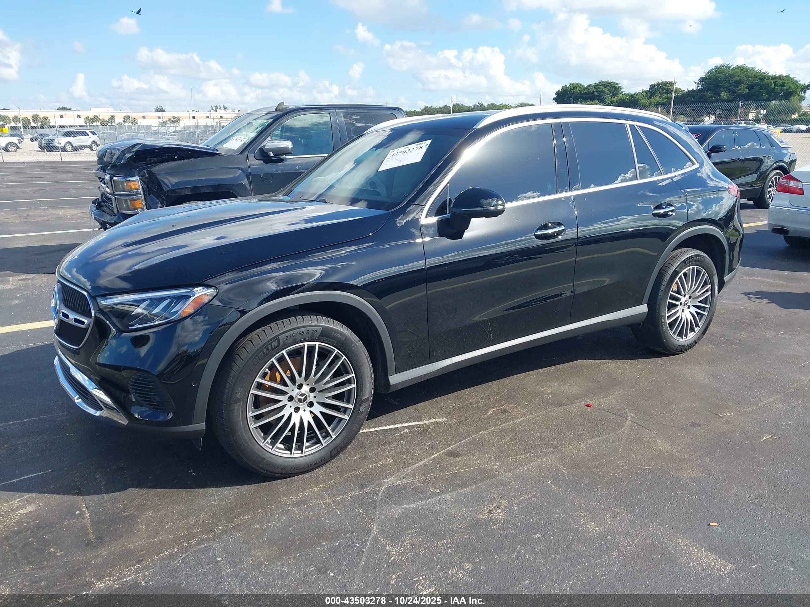 MERCEDES-BENZ GLC image 2
