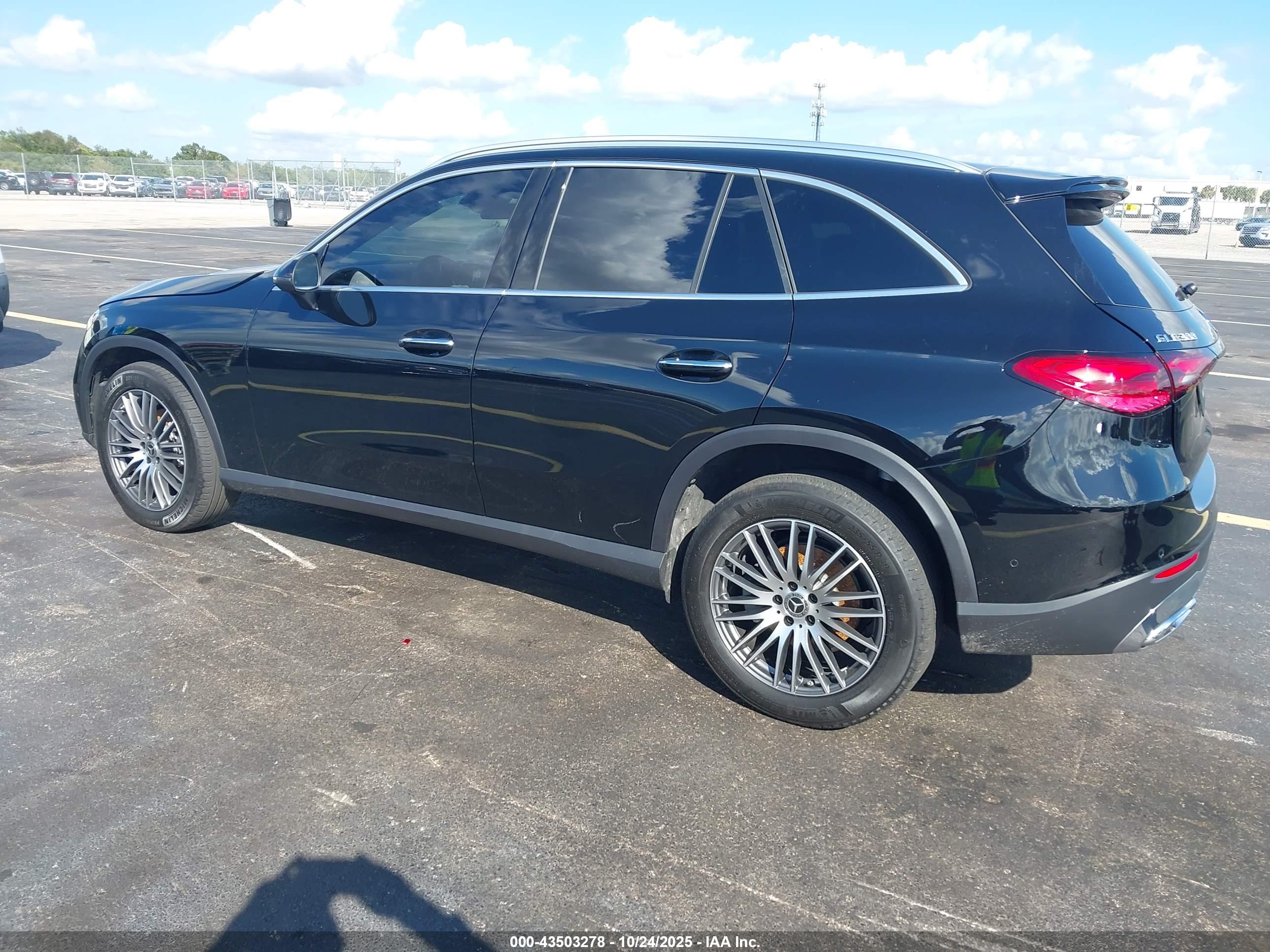 MERCEDES-BENZ GLC image 3