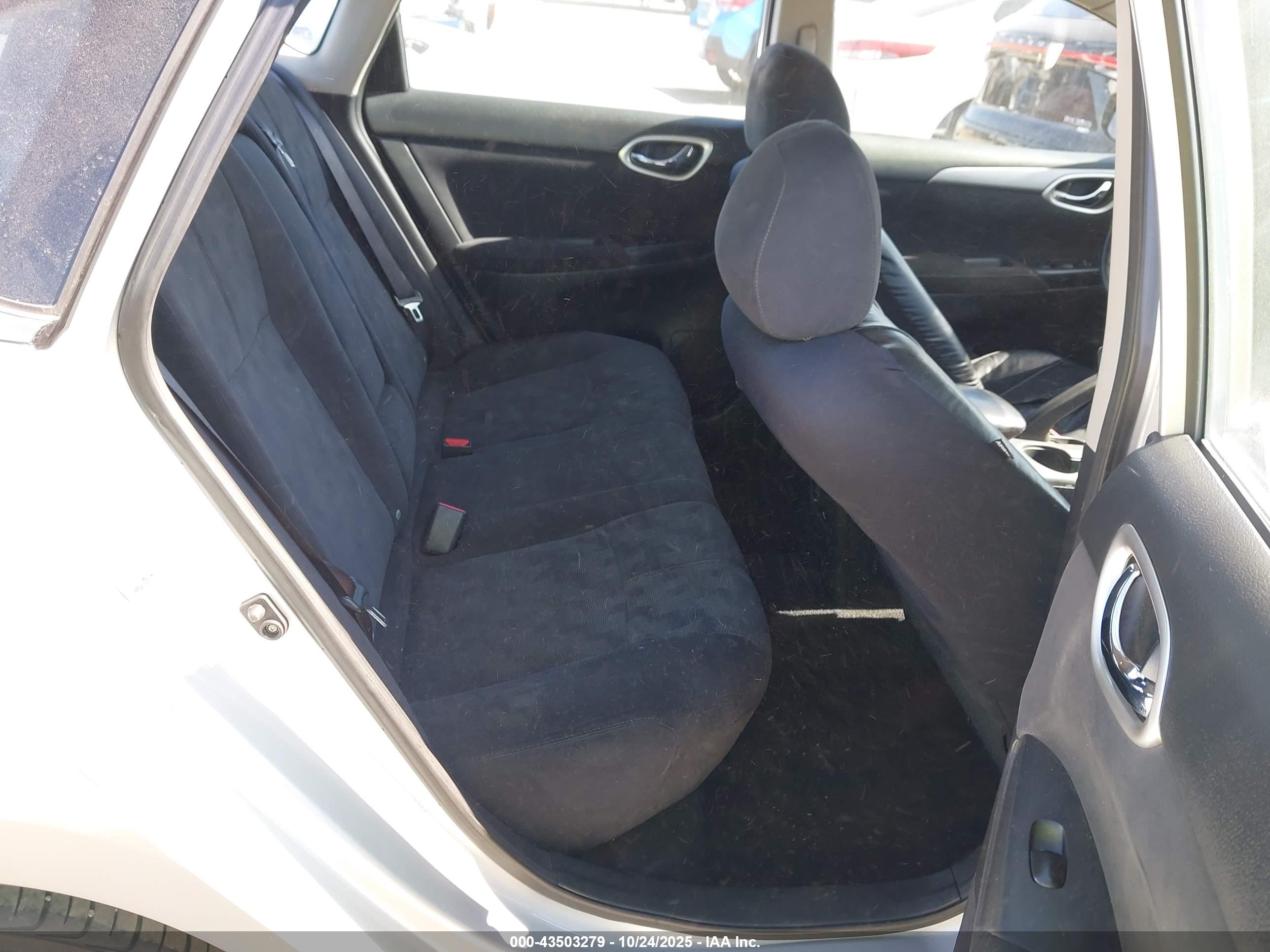 NISSAN SENTRA image 8