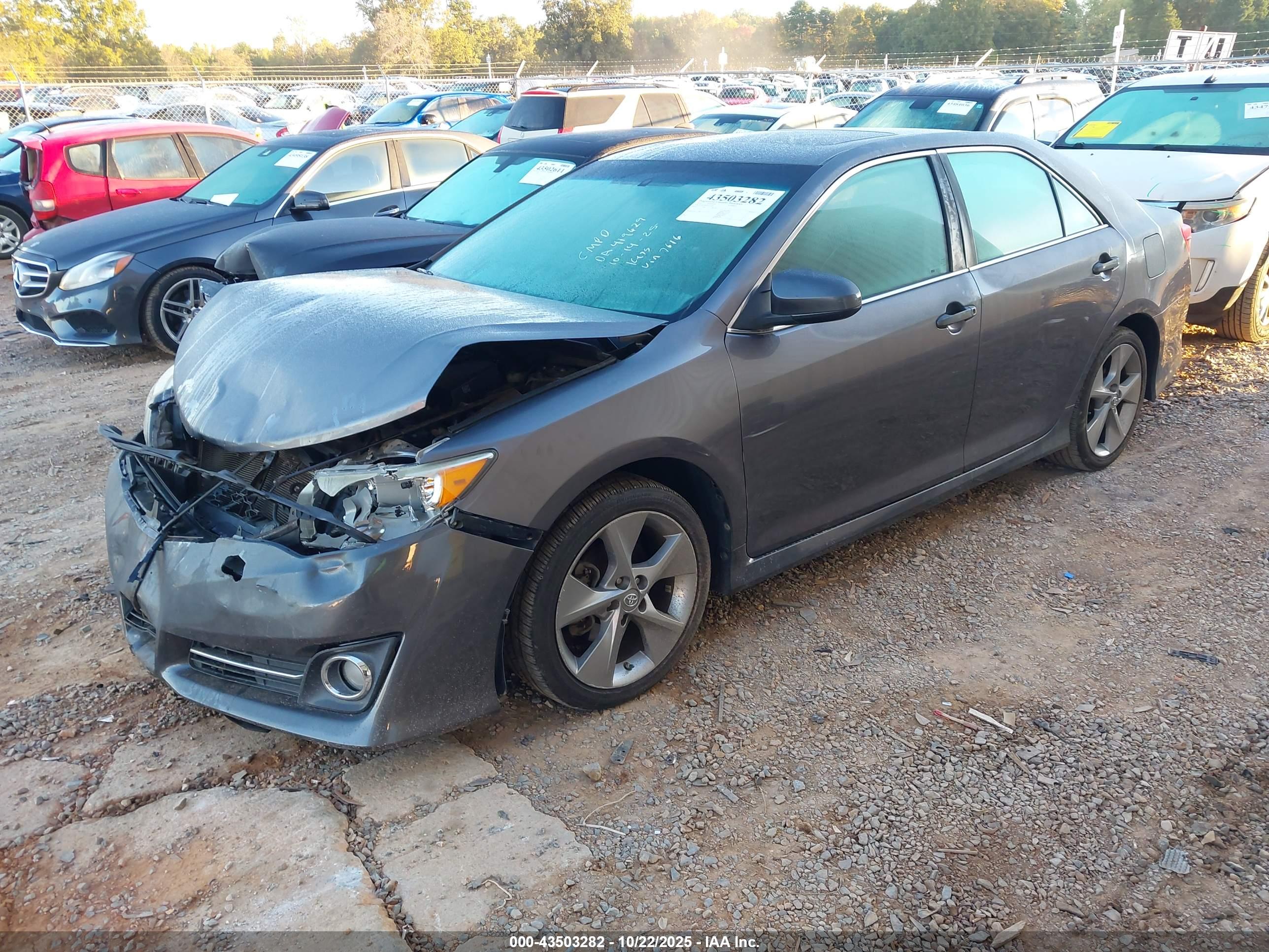 TOYOTA CAMRY image 2
