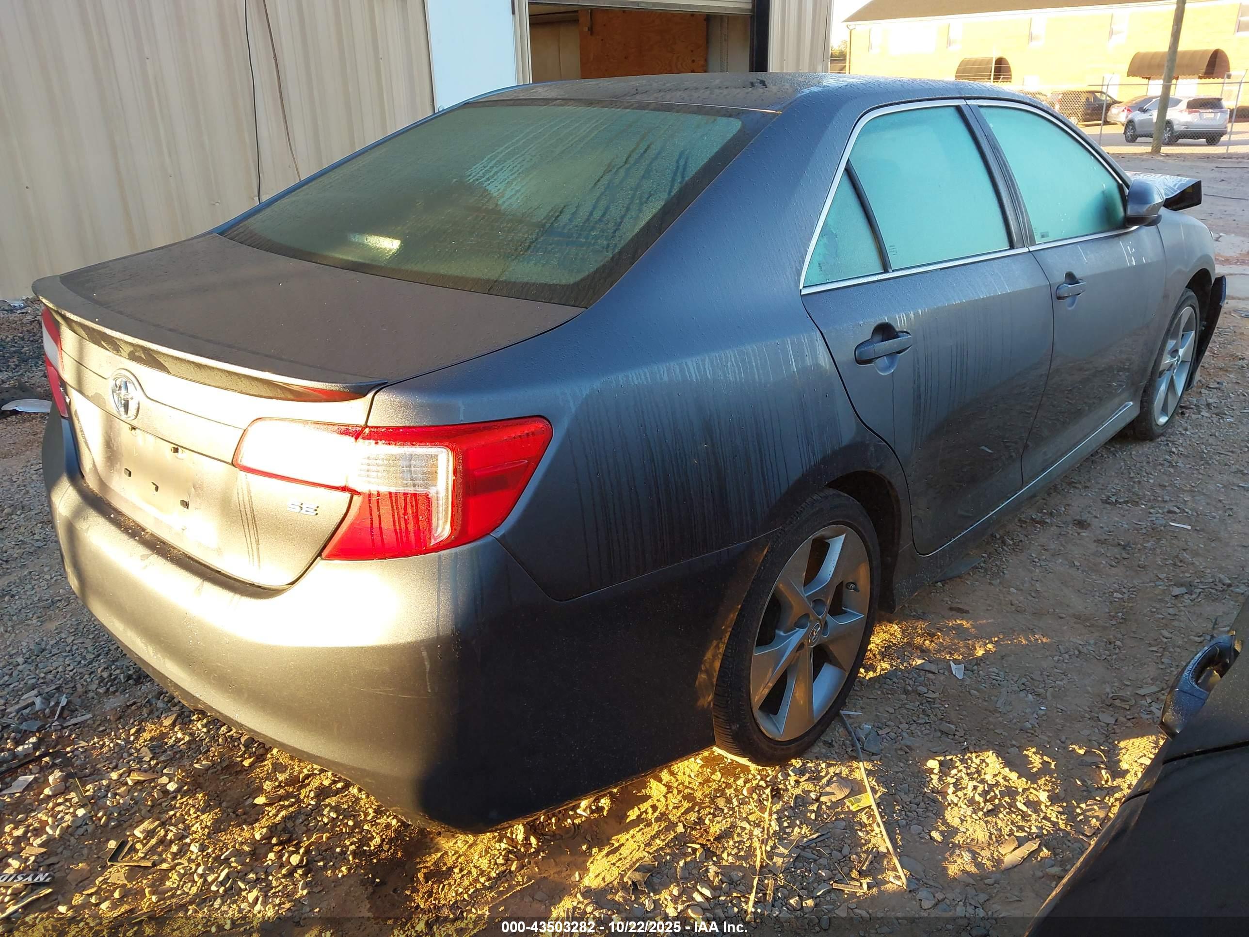 TOYOTA CAMRY image 4