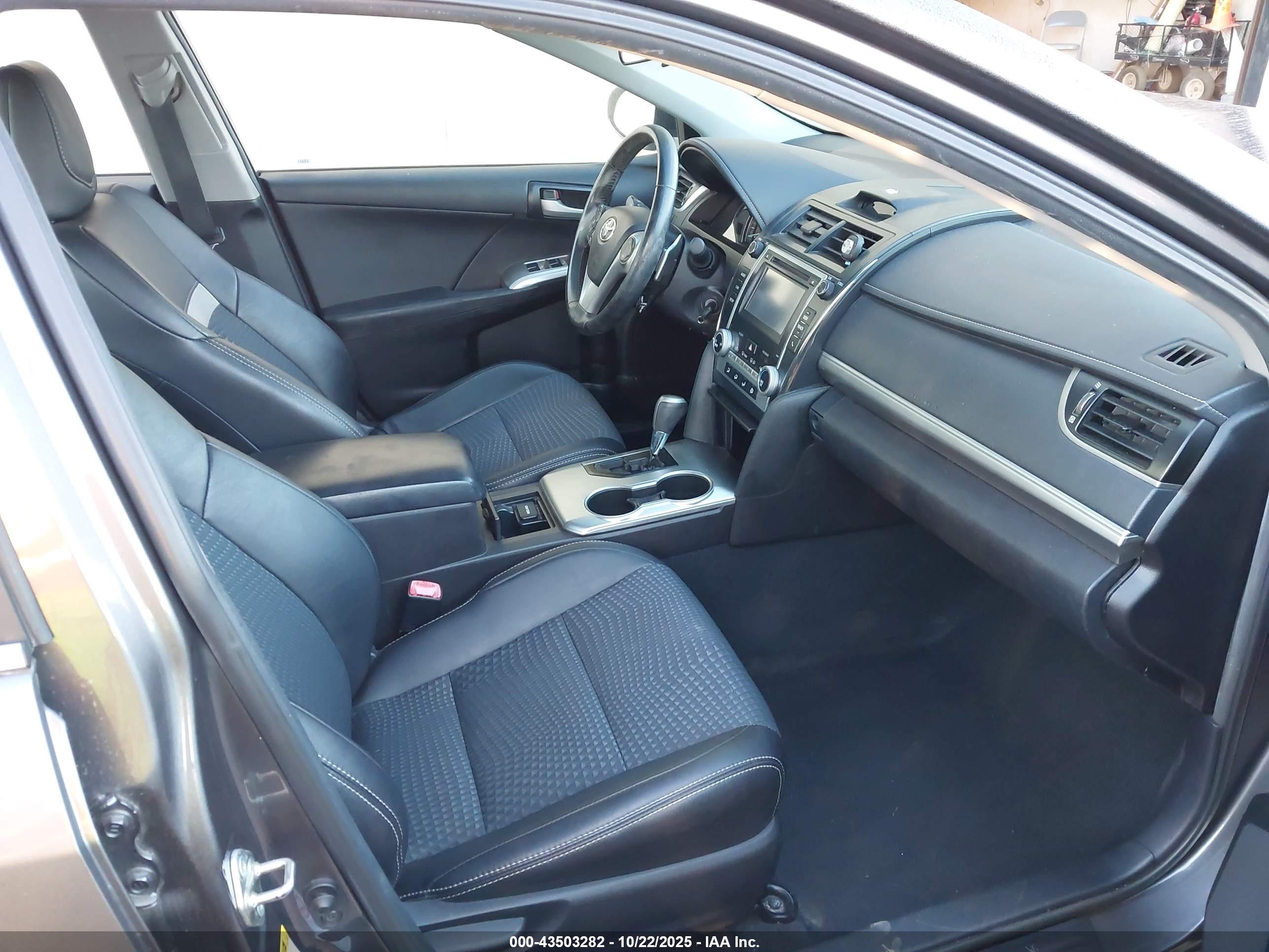 TOYOTA CAMRY image 5