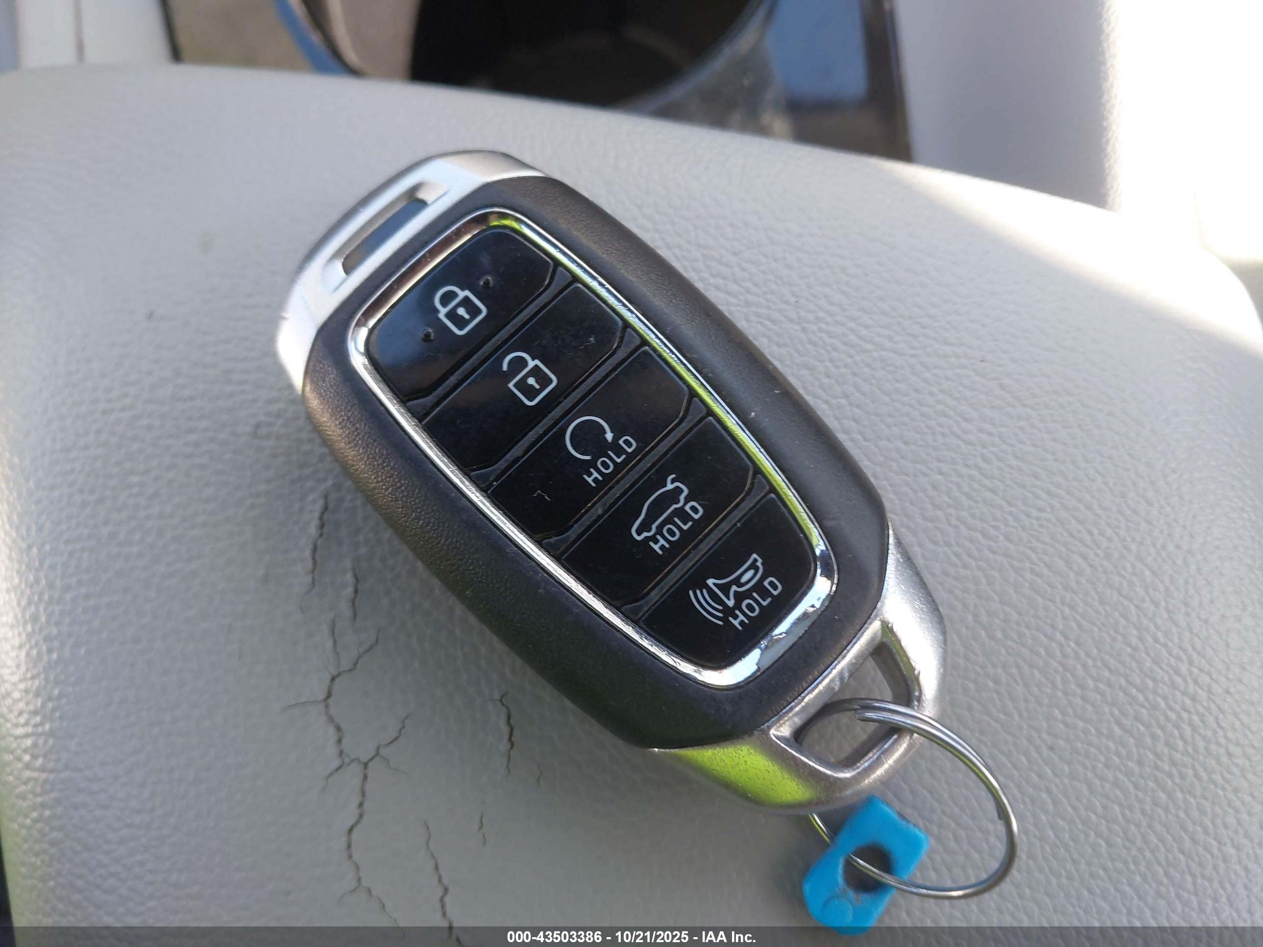 HYUNDAI ELANTRA image 11