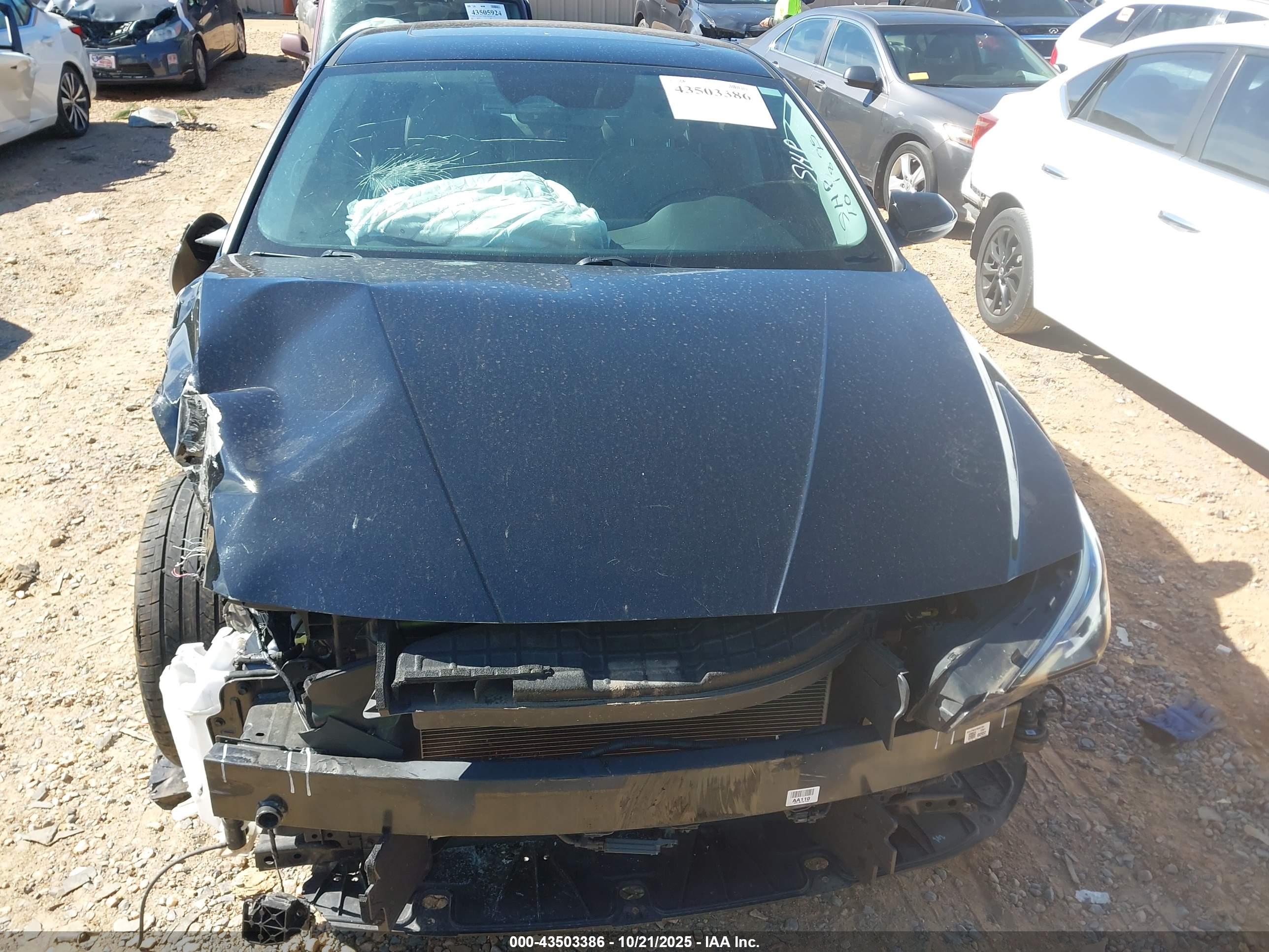 HYUNDAI ELANTRA image 6