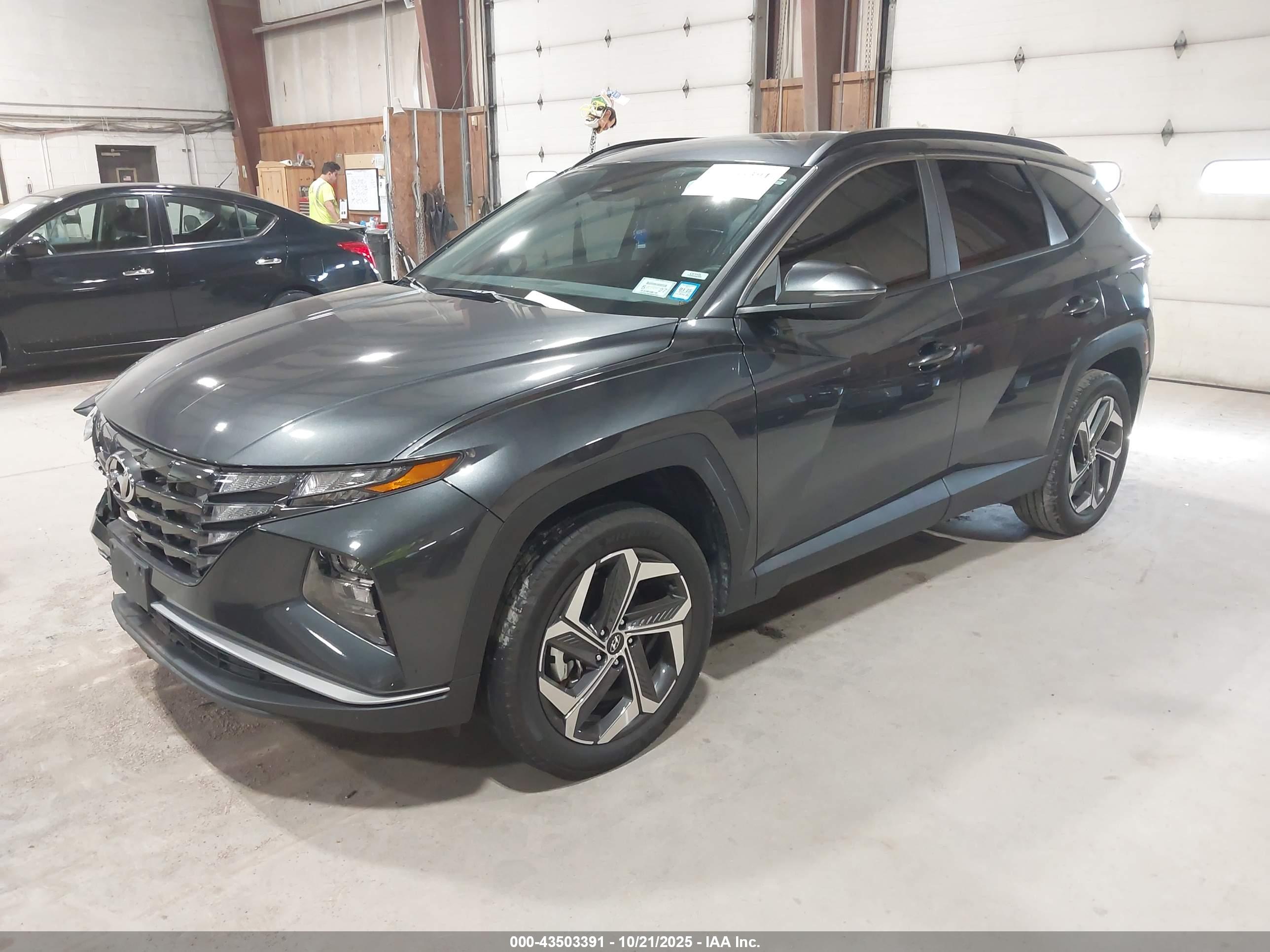 HYUNDAI TUCSON image 2