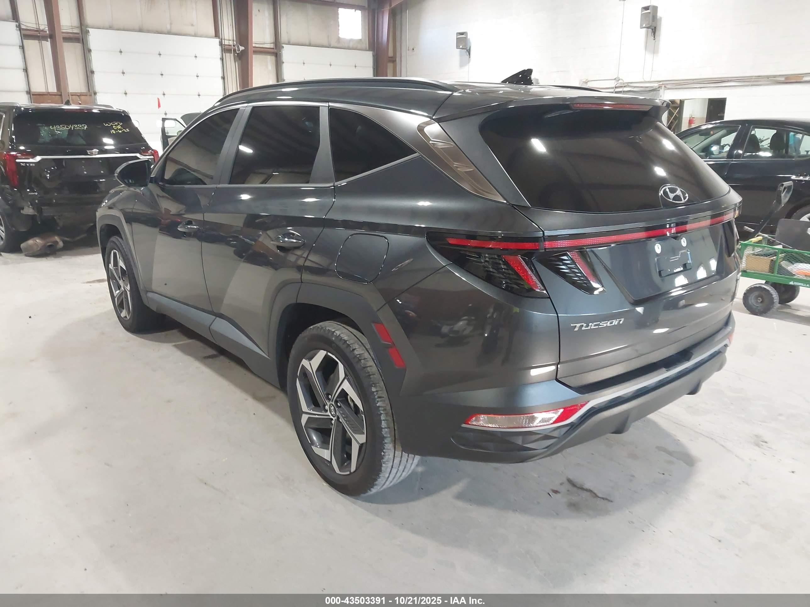 HYUNDAI TUCSON image 3
