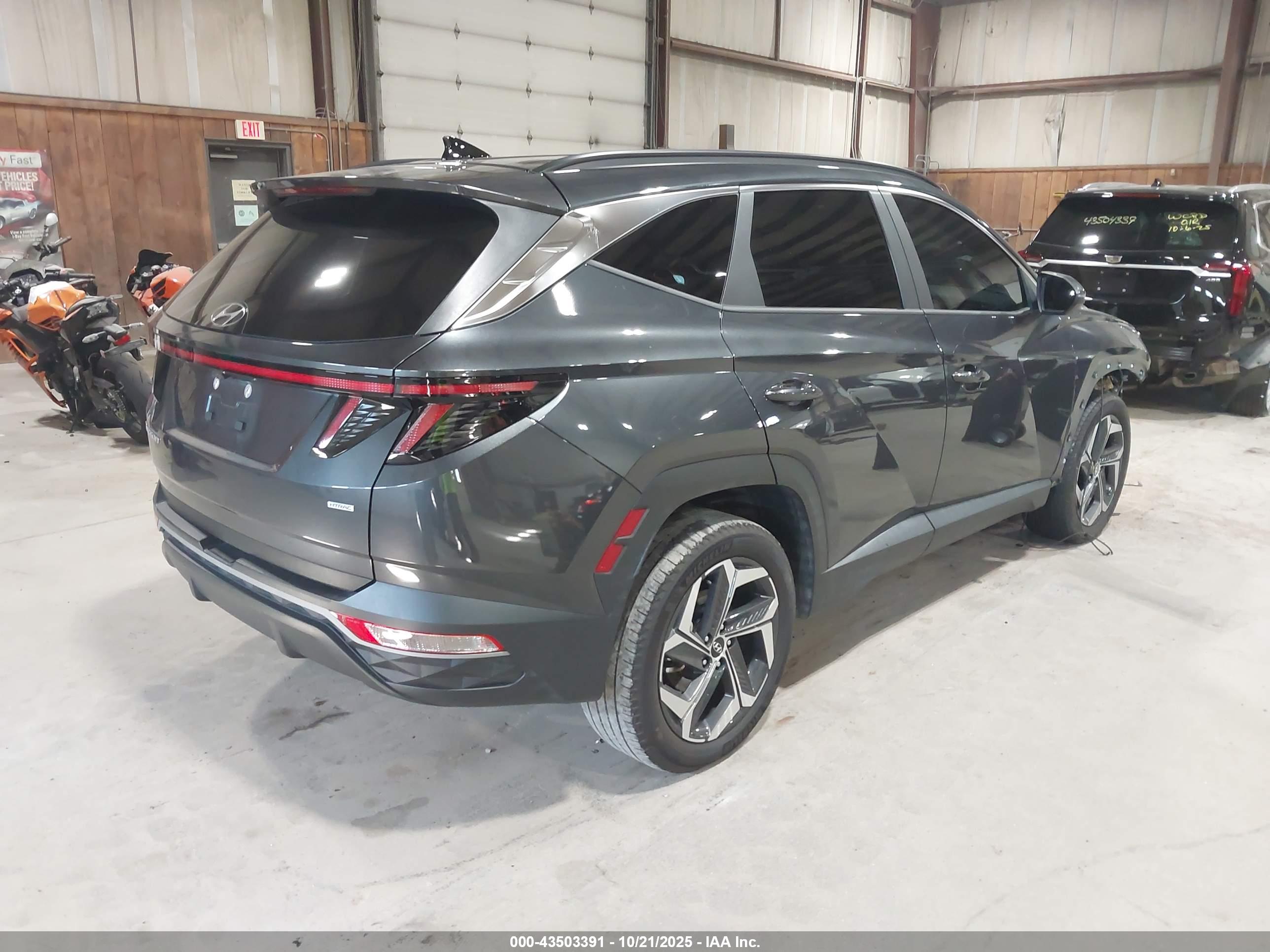 HYUNDAI TUCSON image 4