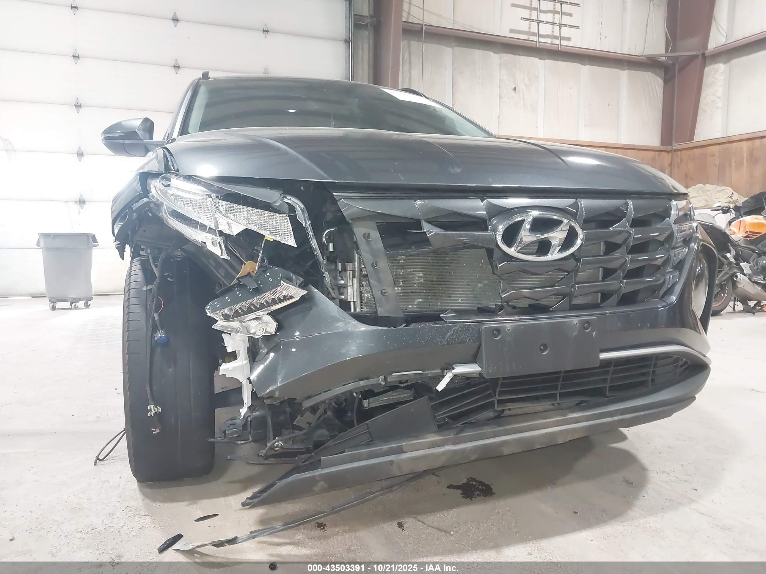 HYUNDAI TUCSON image 6