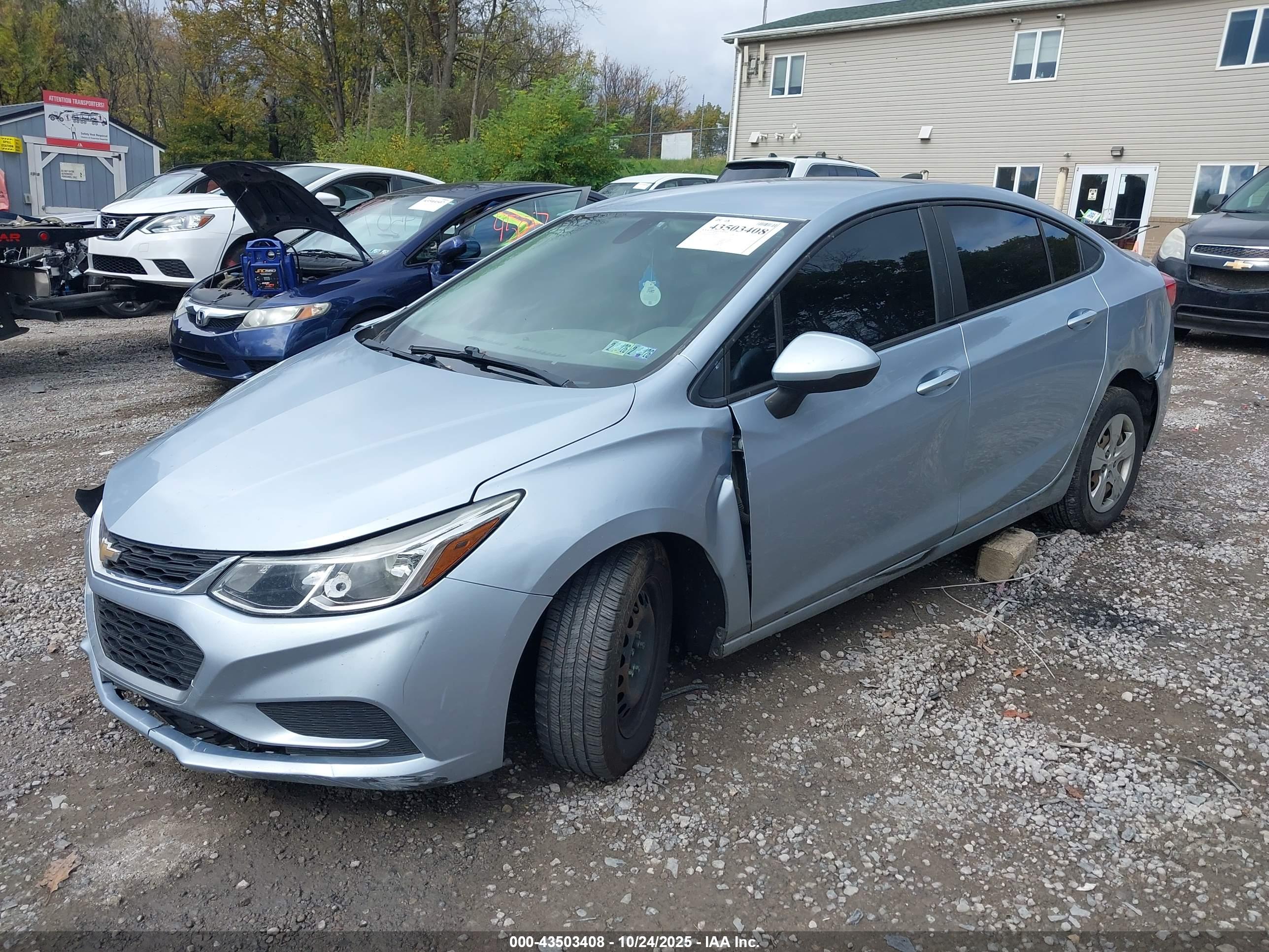 CHEVROLET CRUZE image 2