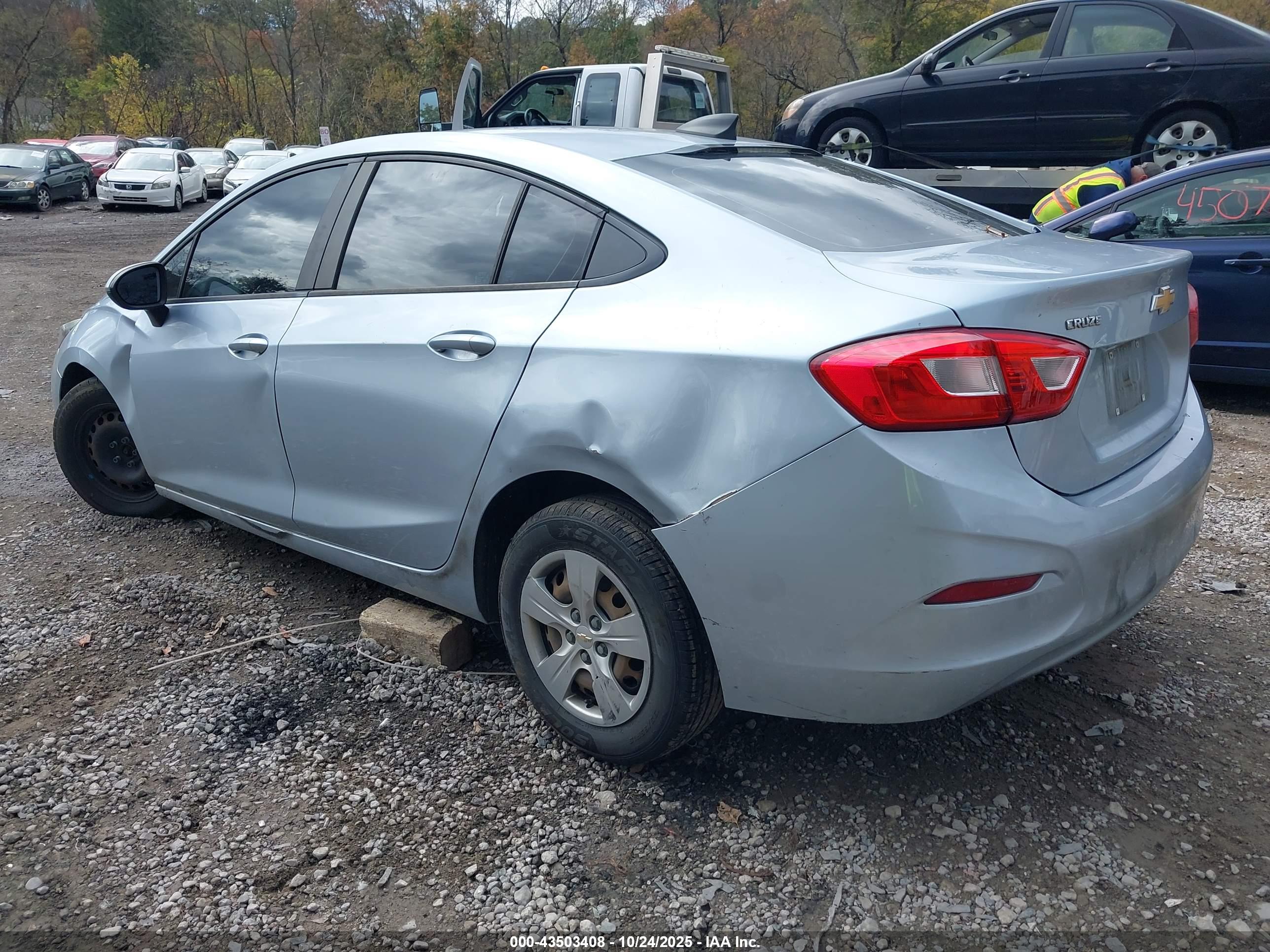 CHEVROLET CRUZE image 3