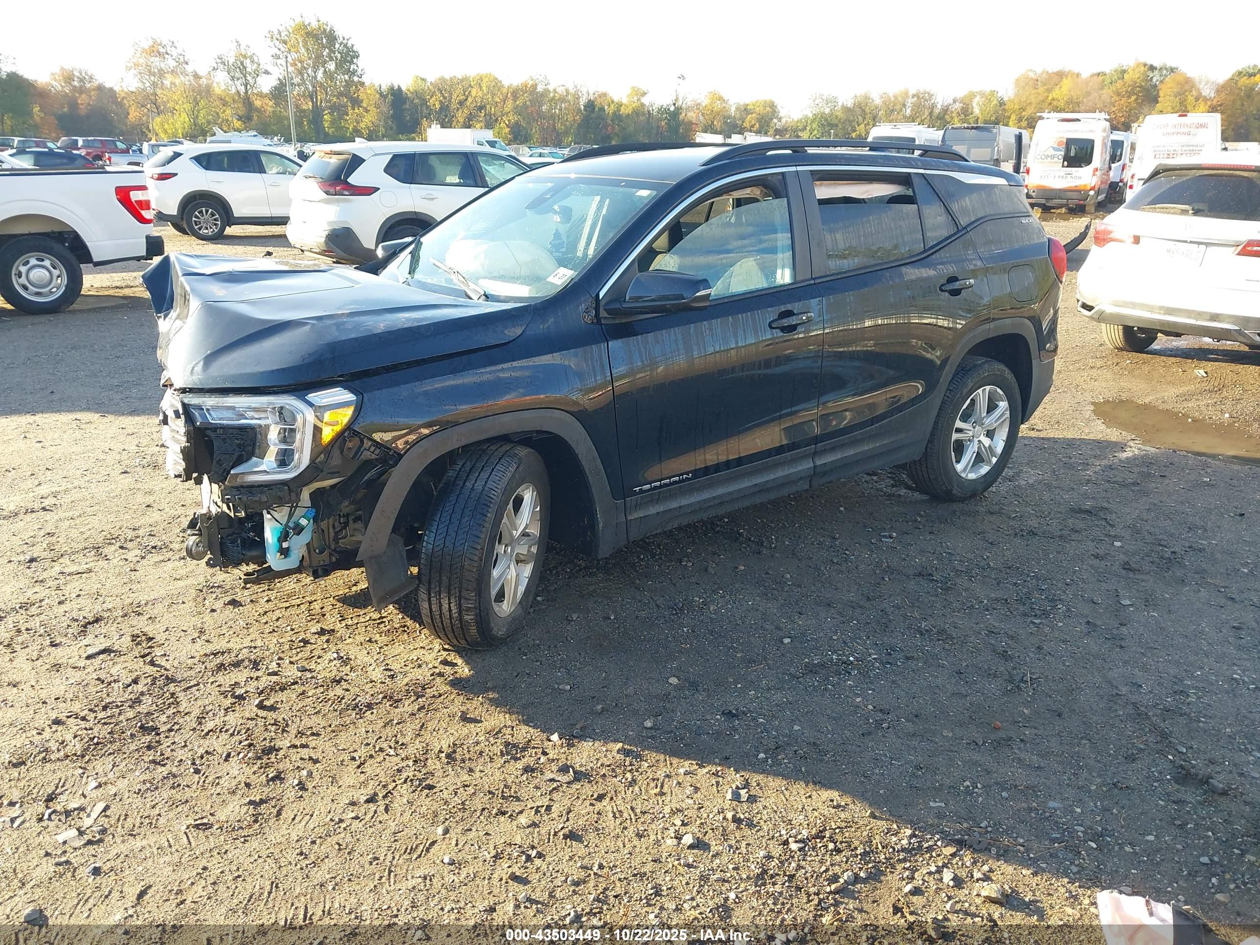 GMC TERRAIN image 2