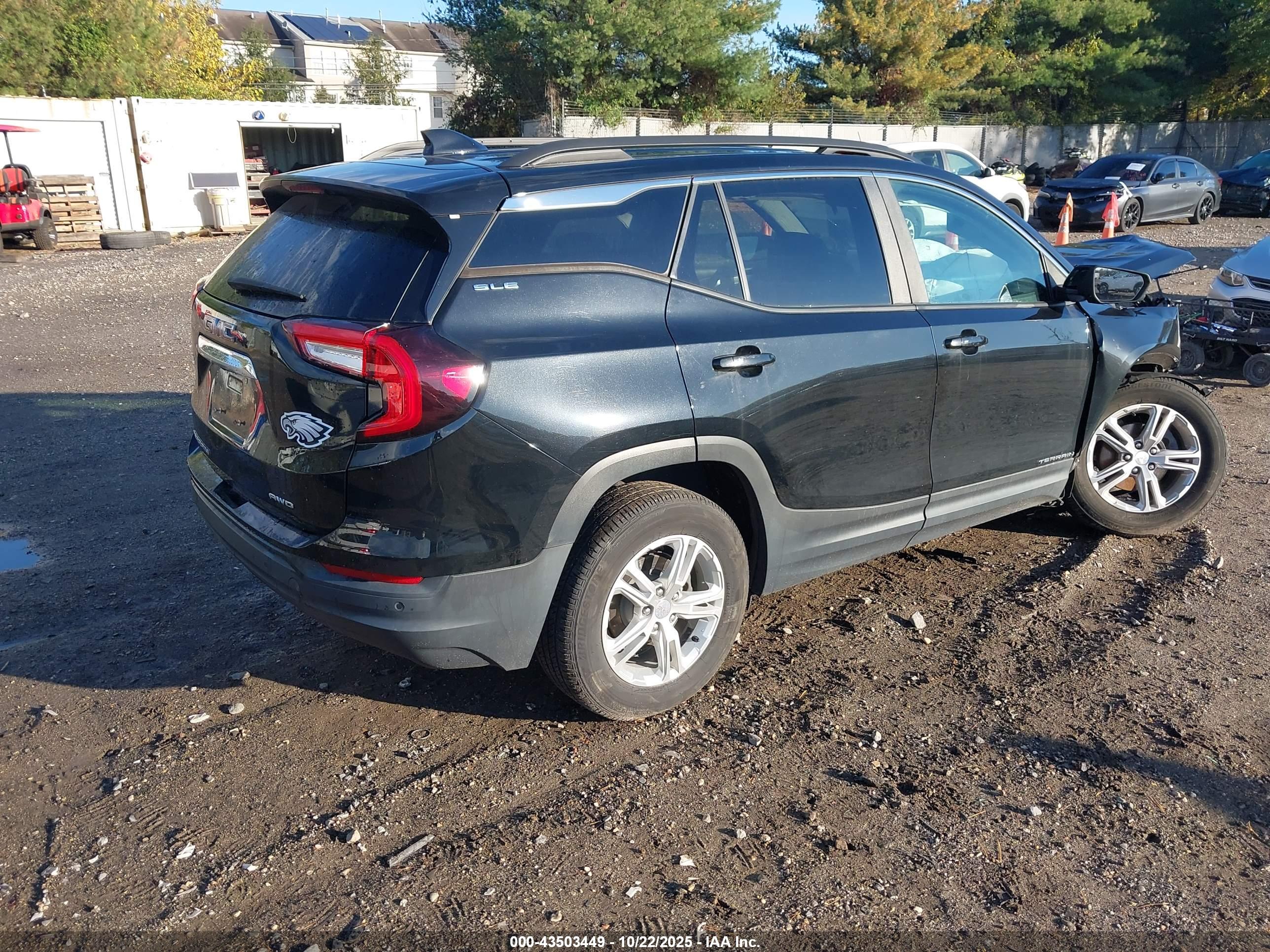 GMC TERRAIN image 4