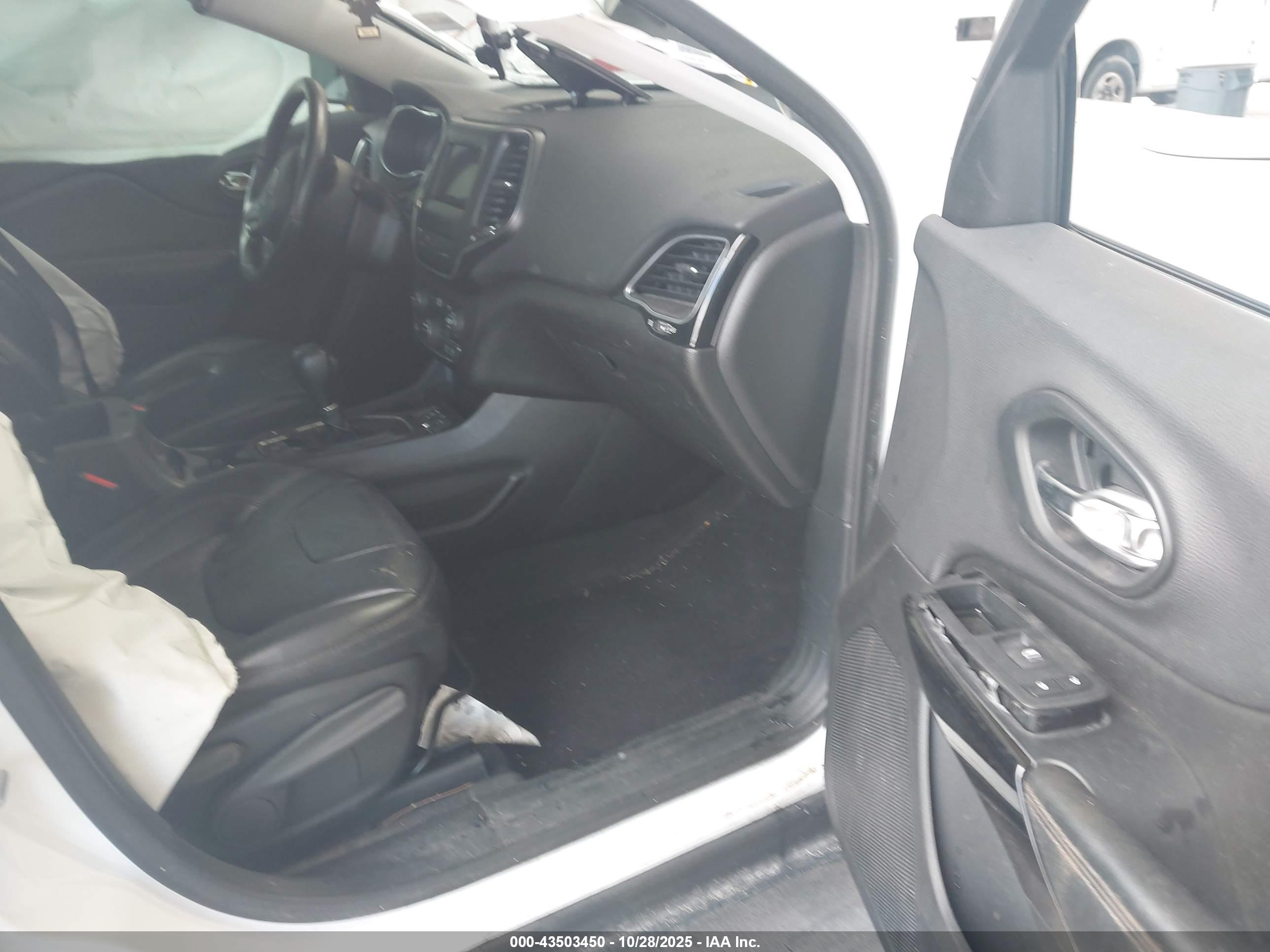 JEEP CHEROKEE image 5