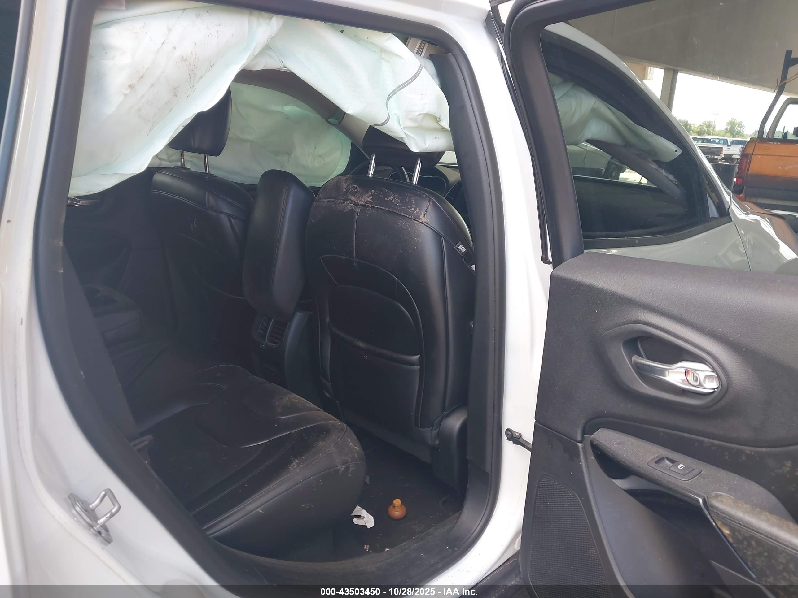 JEEP CHEROKEE image 8