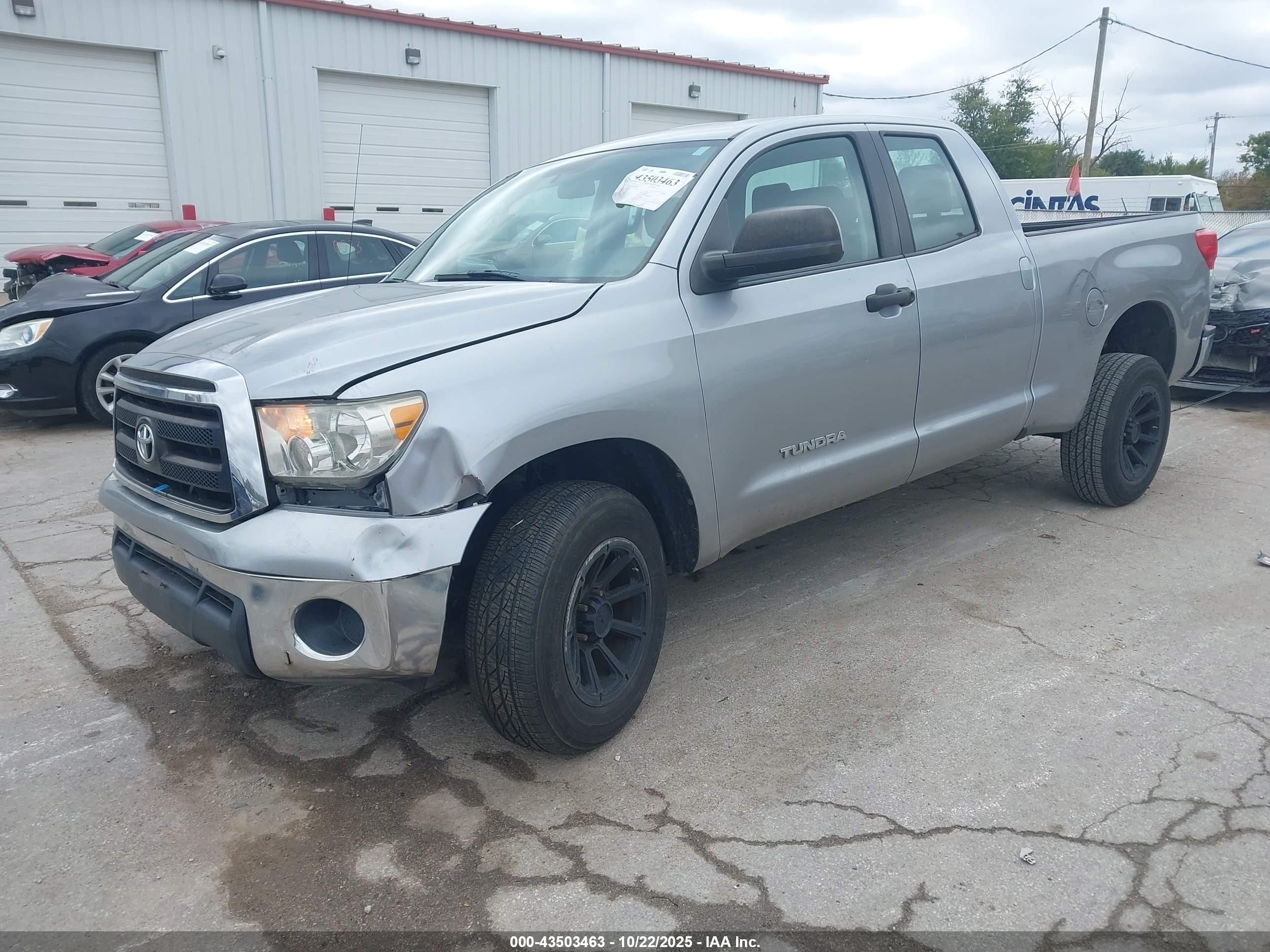 TOYOTA TUNDRA image 2