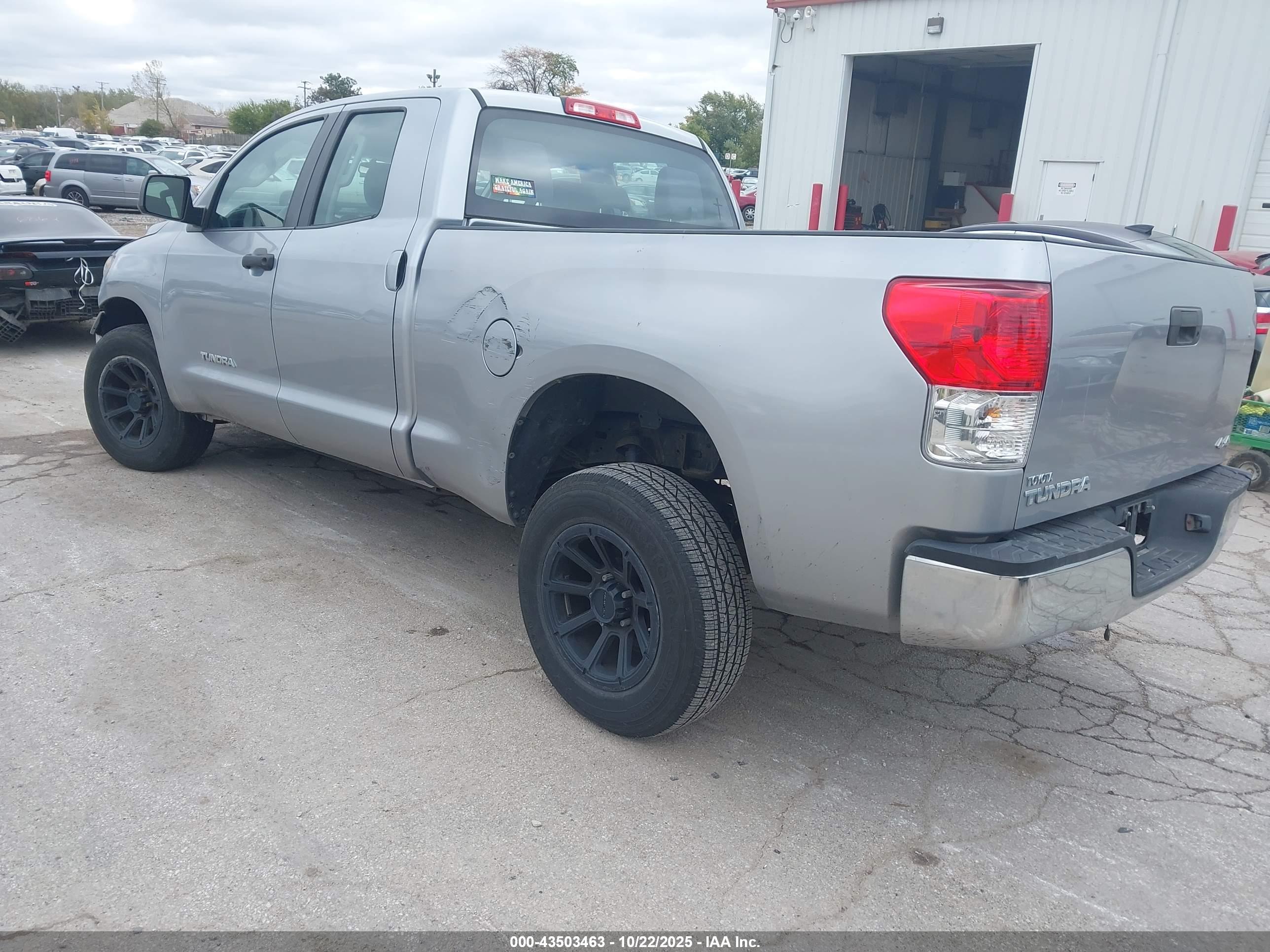 TOYOTA TUNDRA image 3