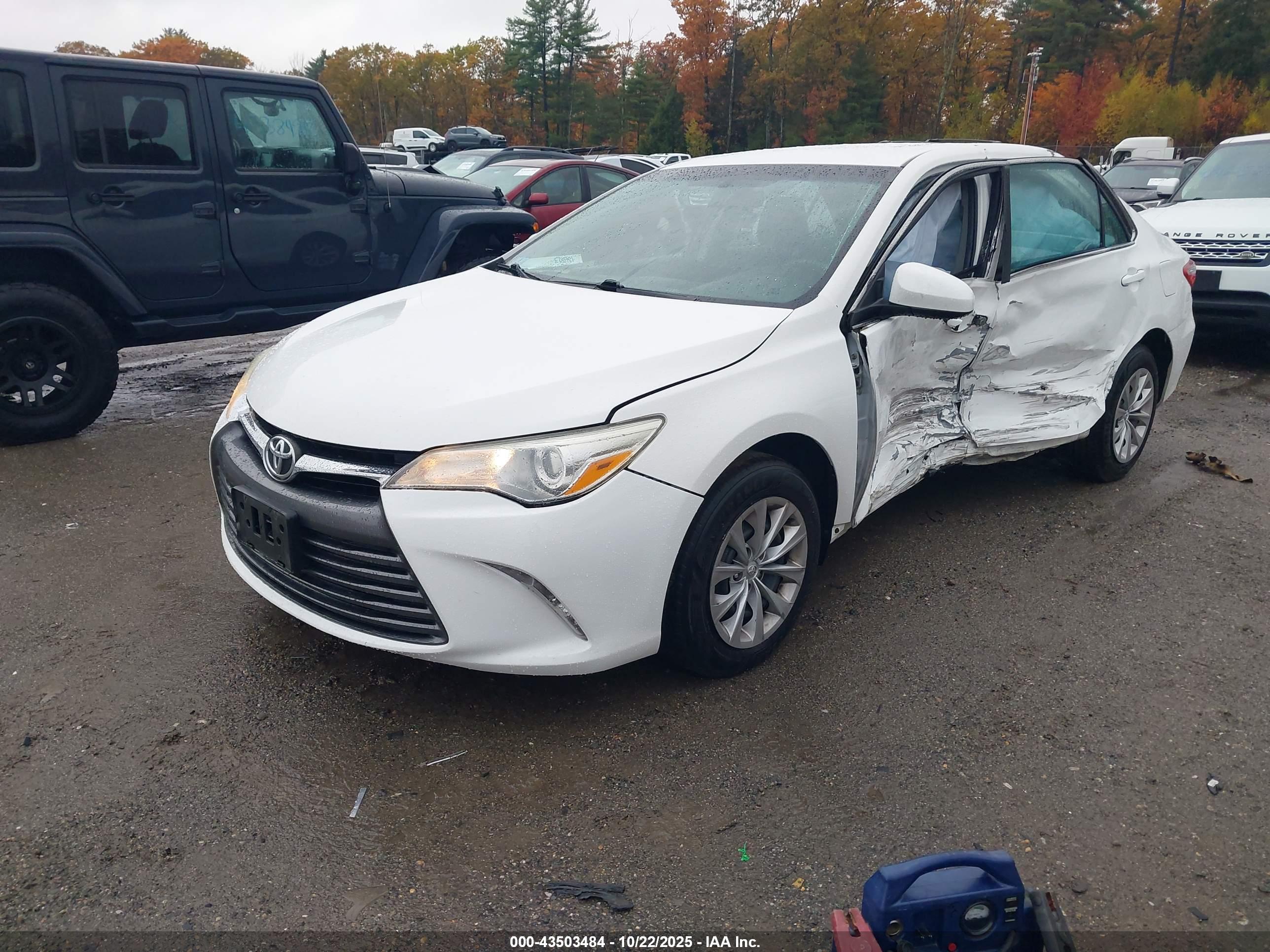 TOYOTA CAMRY image 2