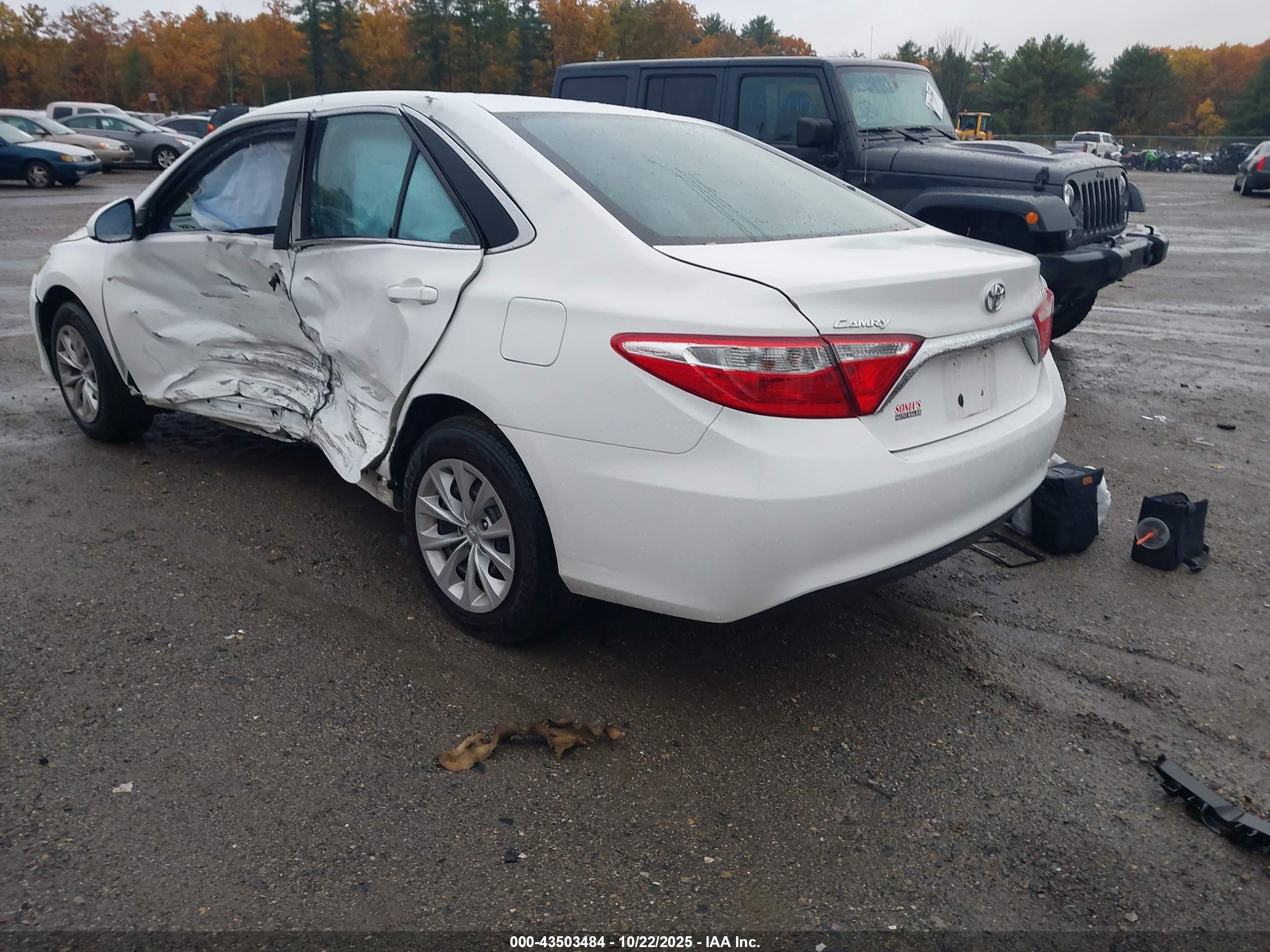 TOYOTA CAMRY image 3