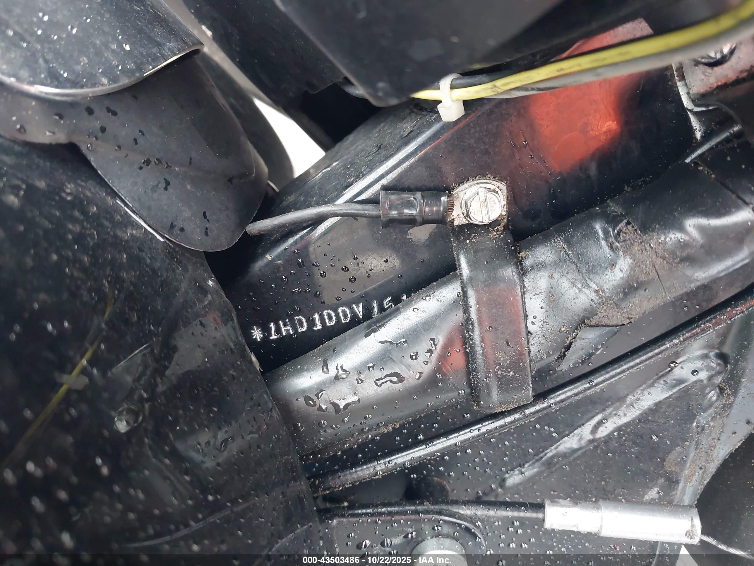 HARLEY-DAVIDSON FLHT image 10