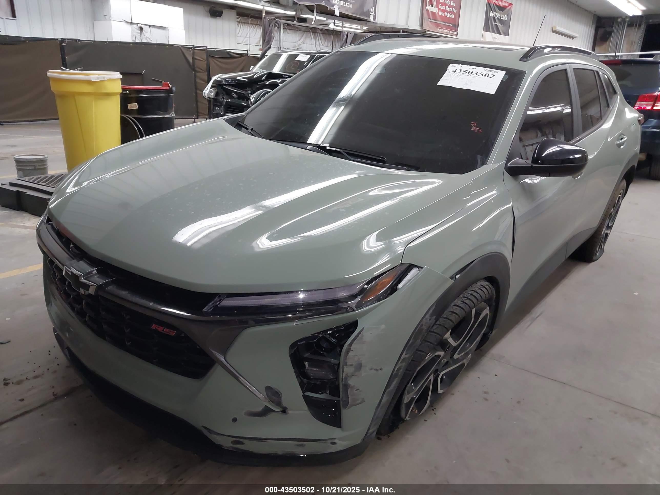 CHEVROLET TRAX image 2