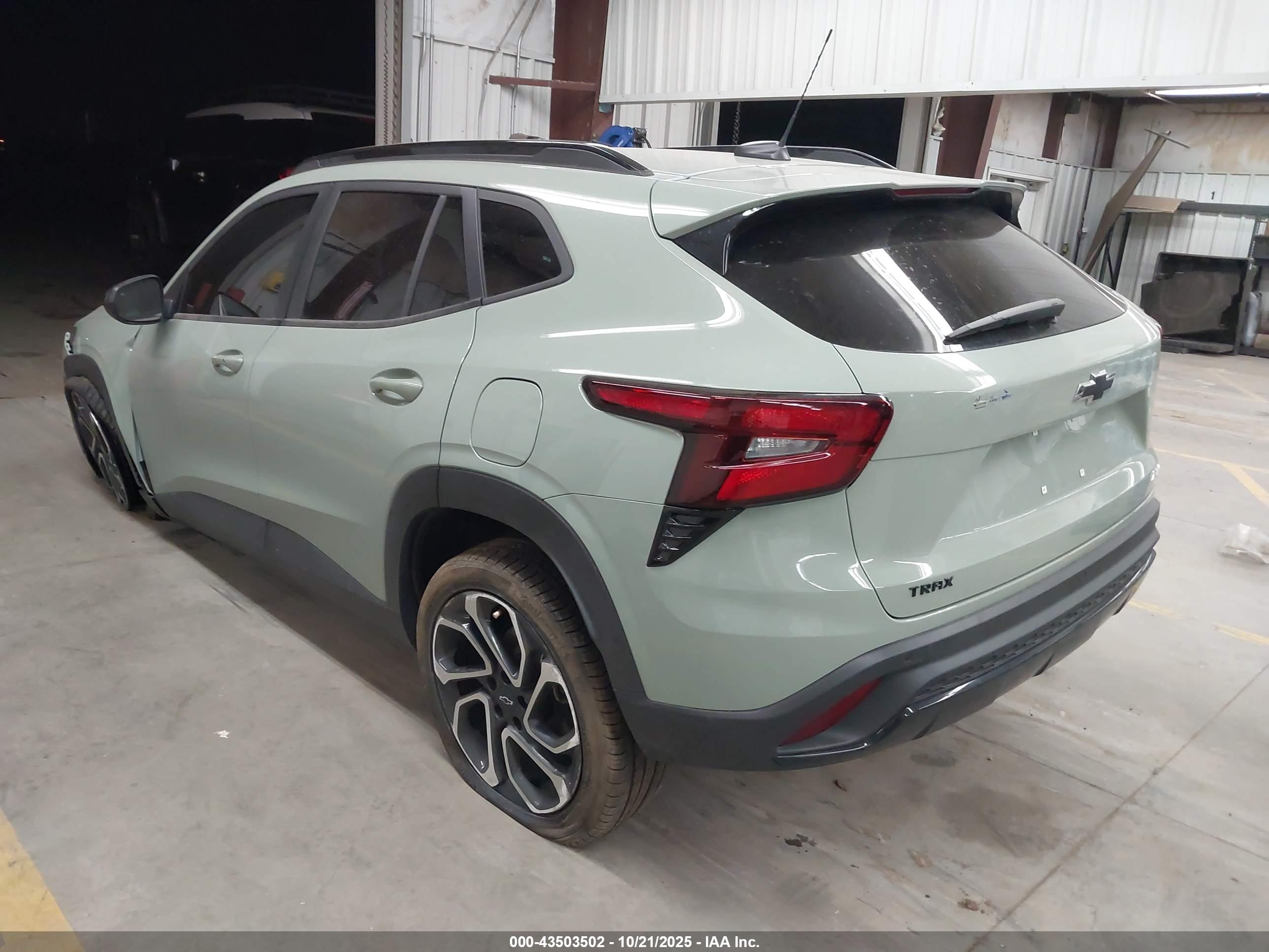 CHEVROLET TRAX image 3