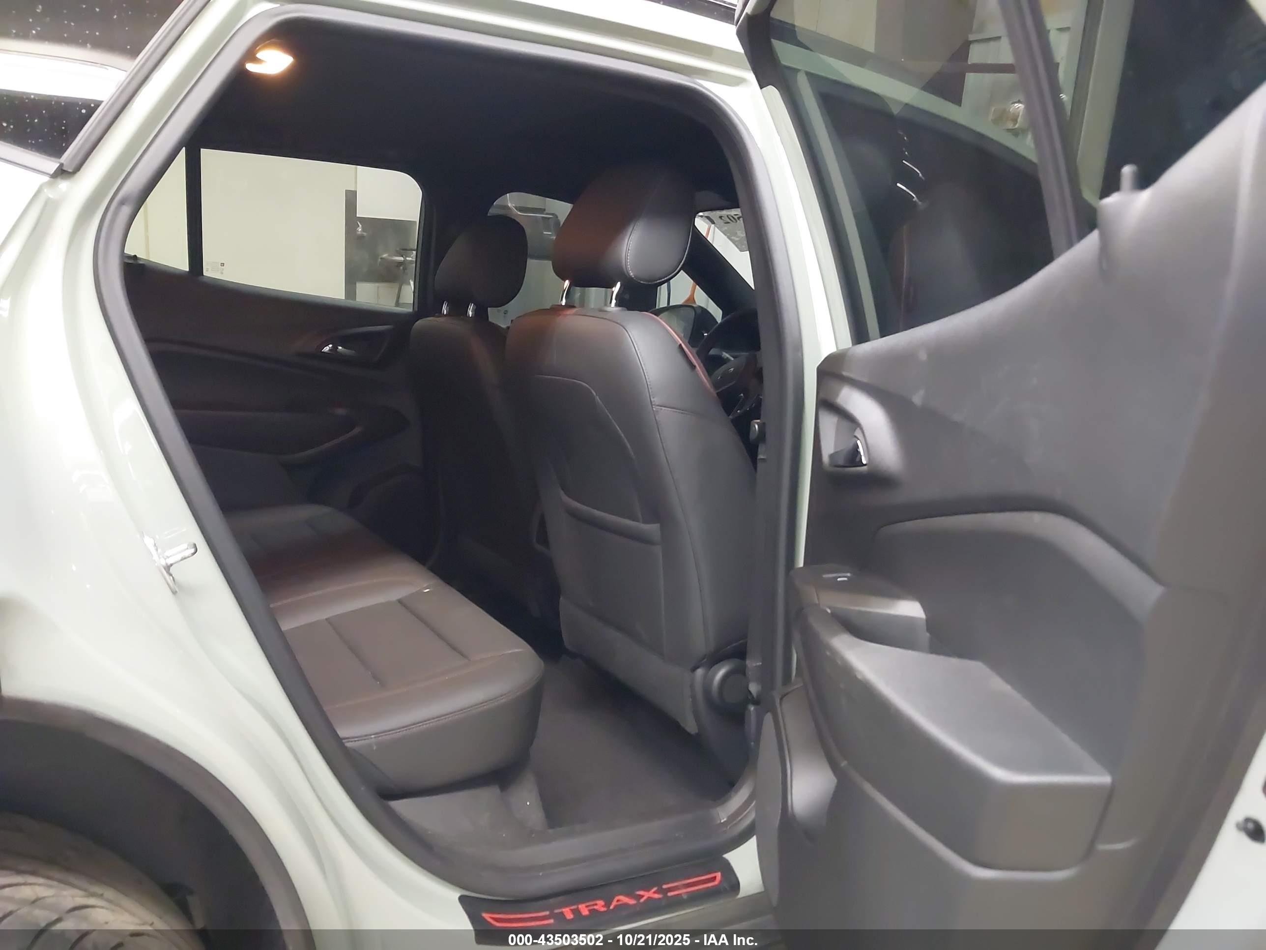 CHEVROLET TRAX image 8