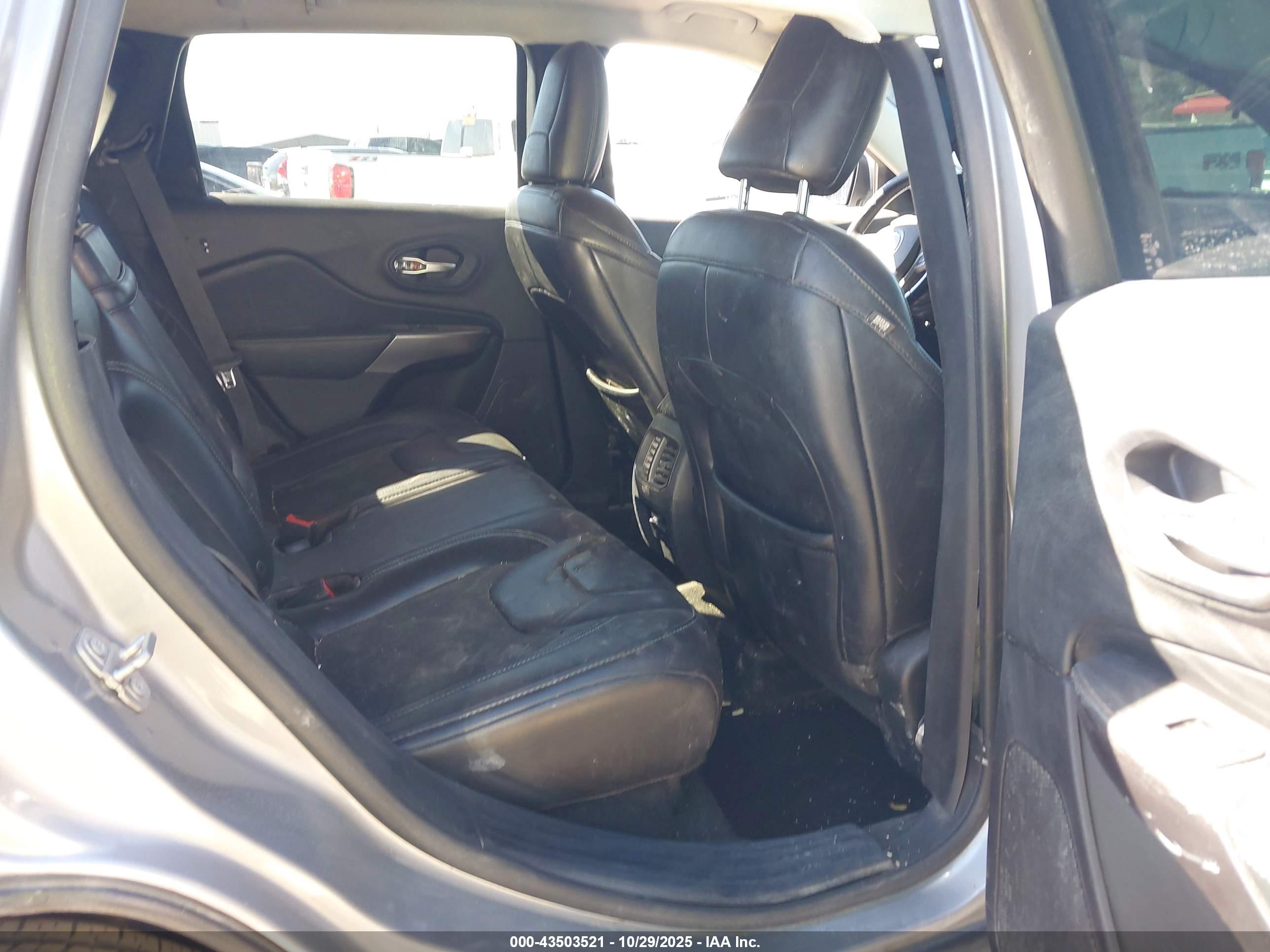 JEEP CHEROKEE image 8