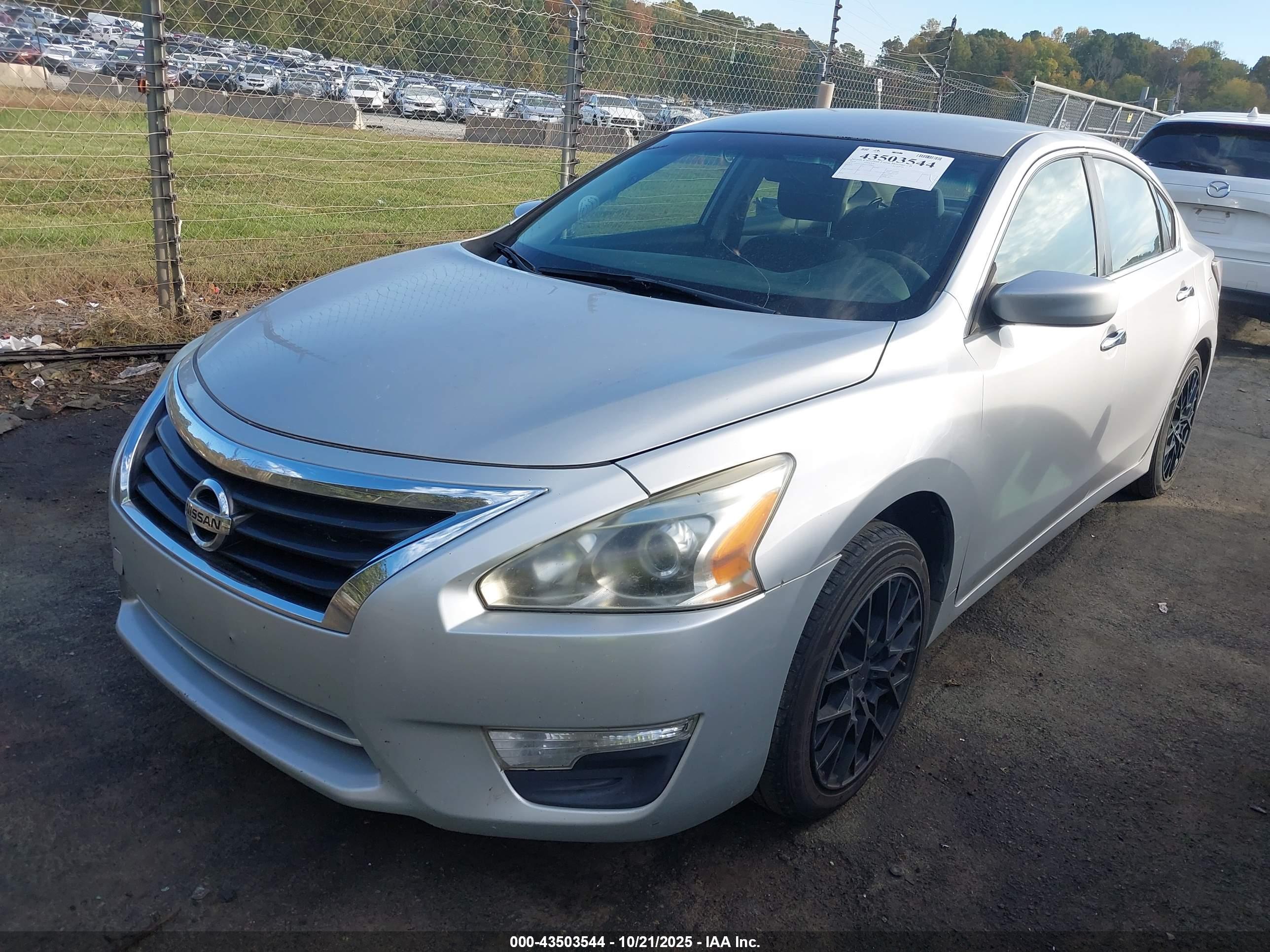 NISSAN ALTIMA image 2