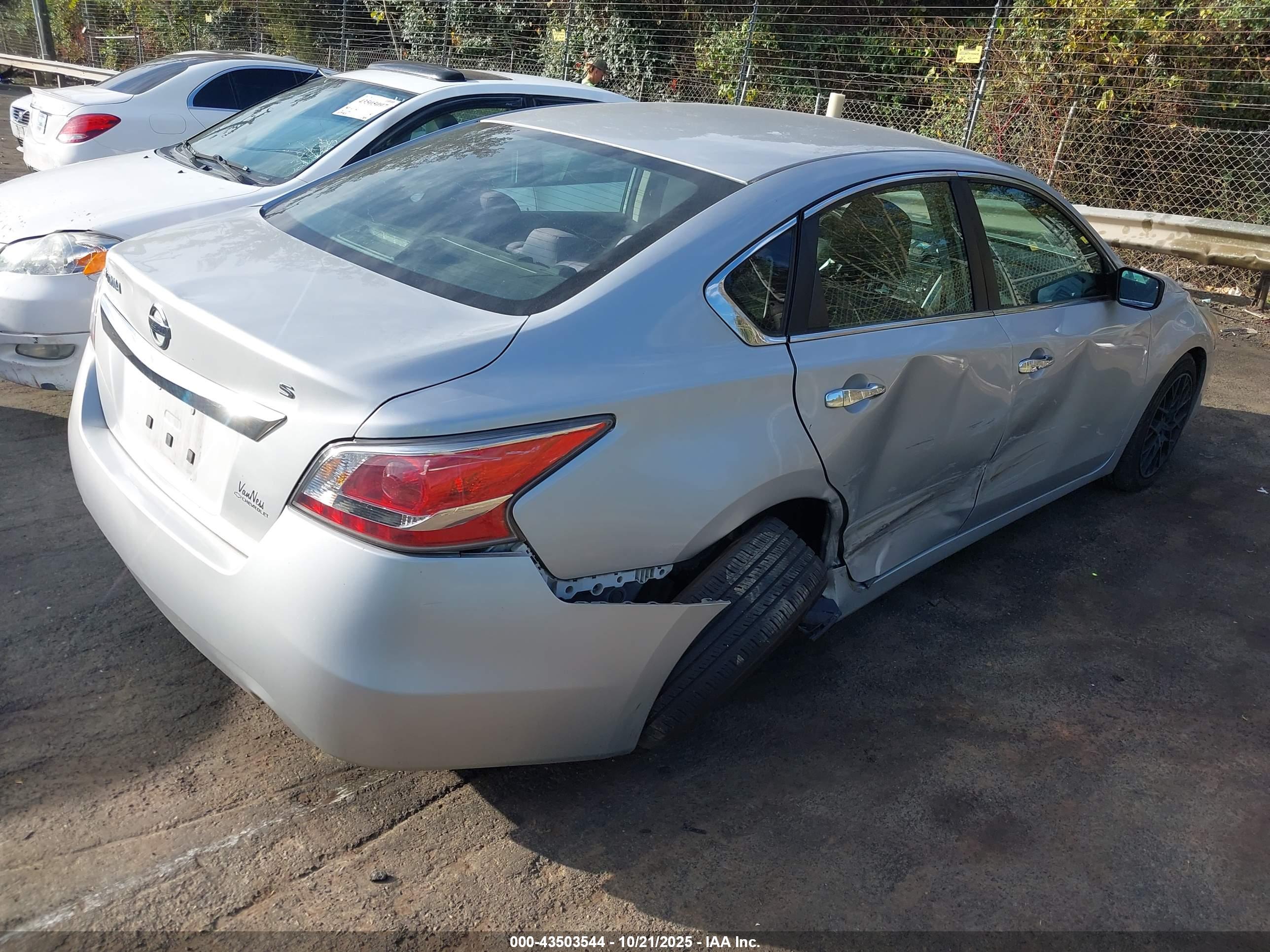 NISSAN ALTIMA image 4