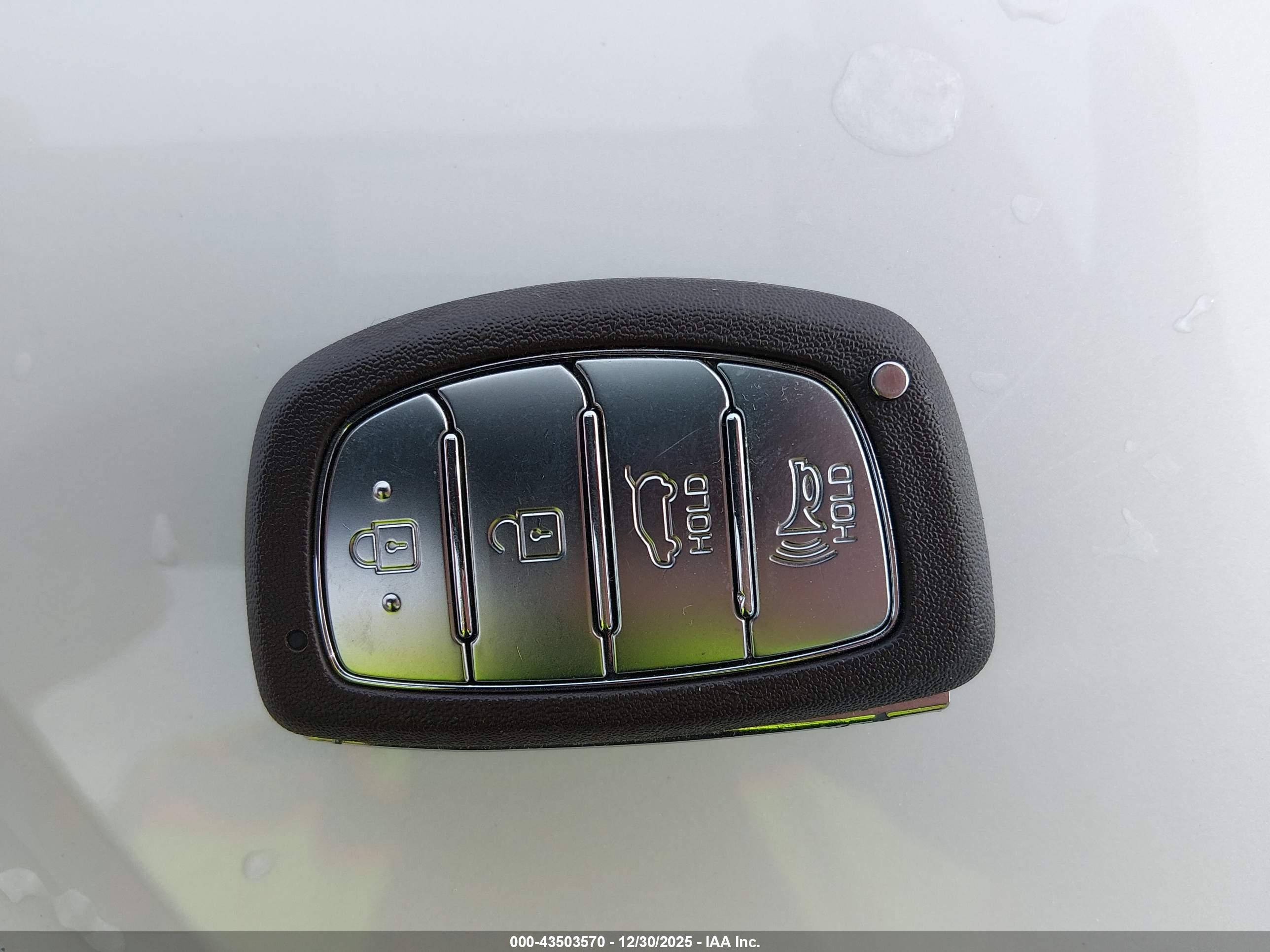 HYUNDAI TUCSON image 11