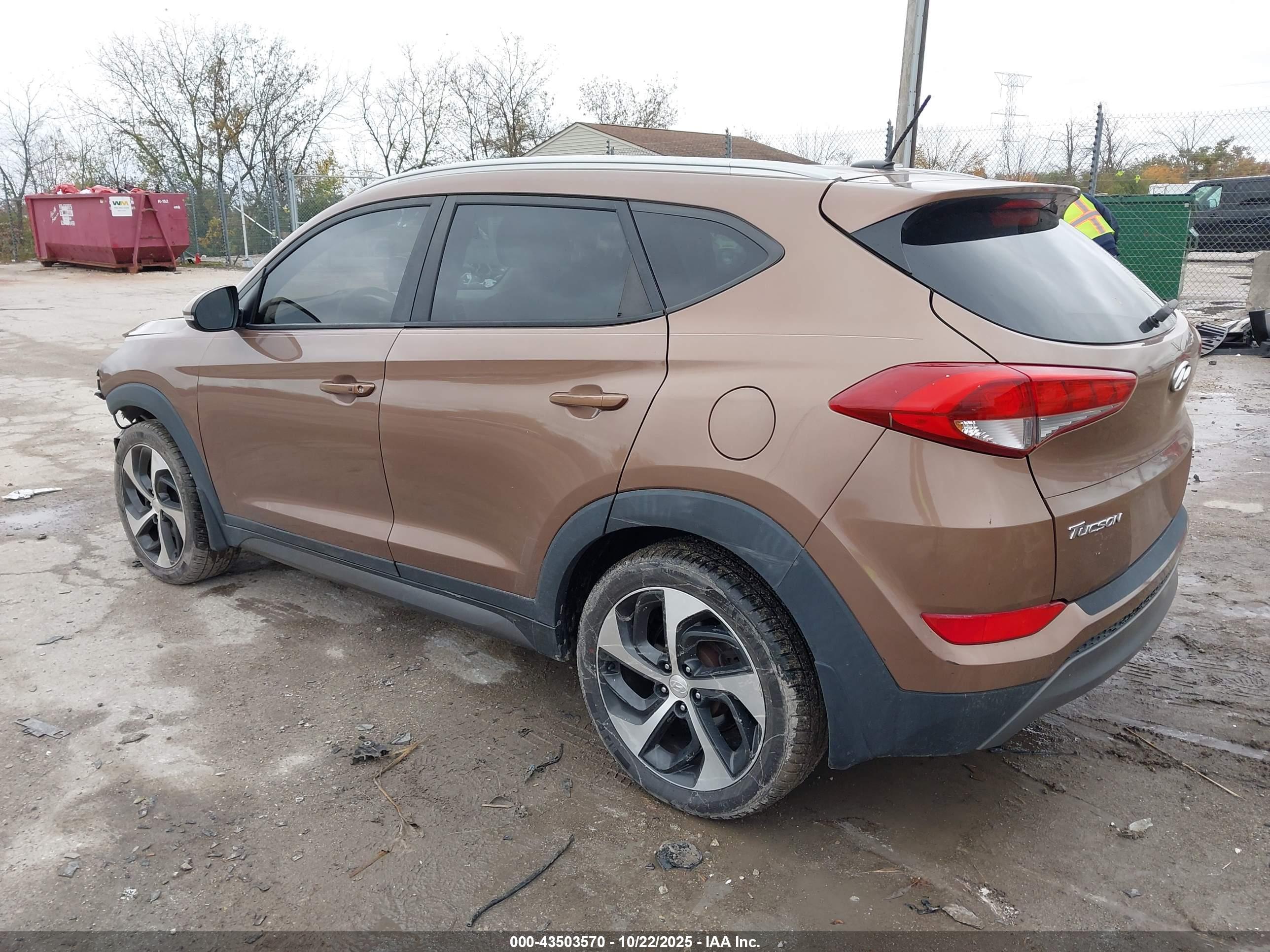 HYUNDAI TUCSON image 3
