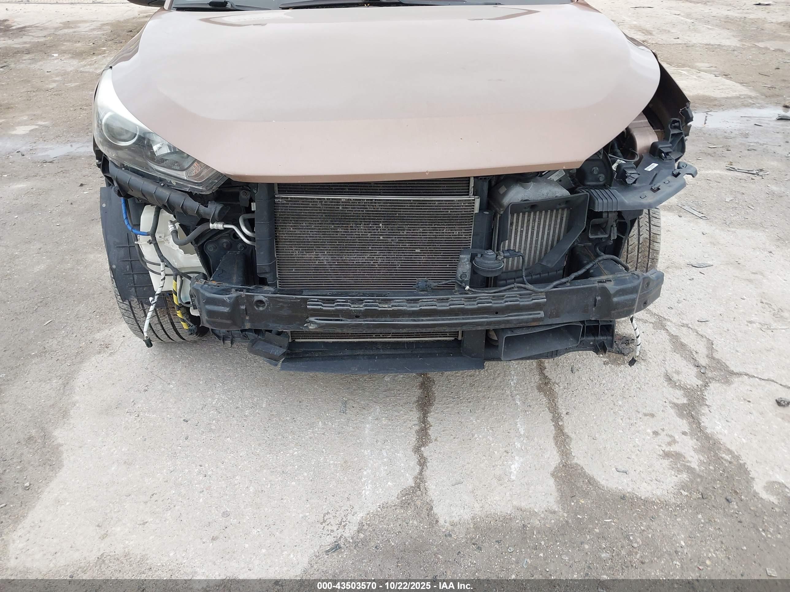 HYUNDAI TUCSON image 6