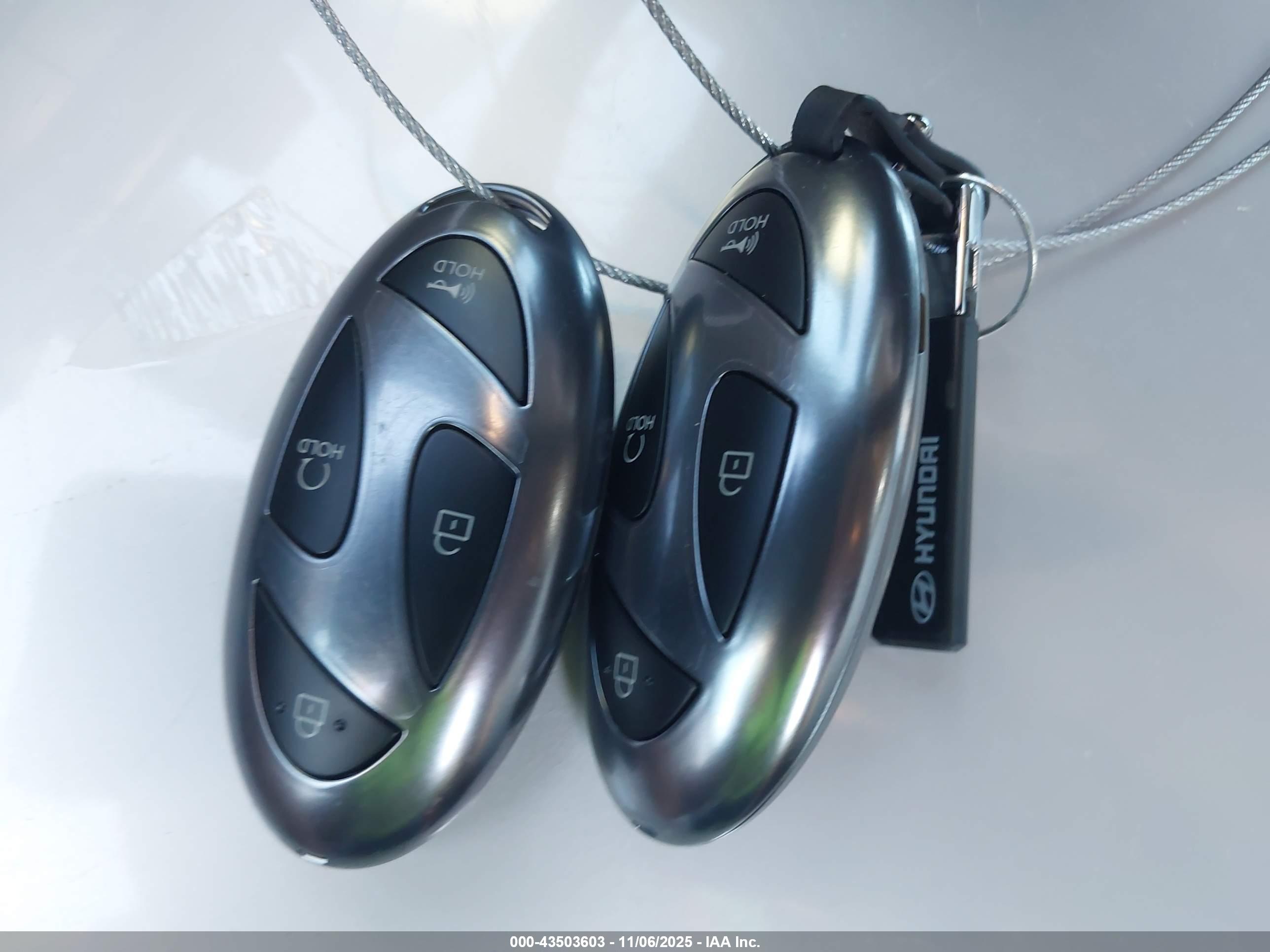 HYUNDAI TUCSON image 11