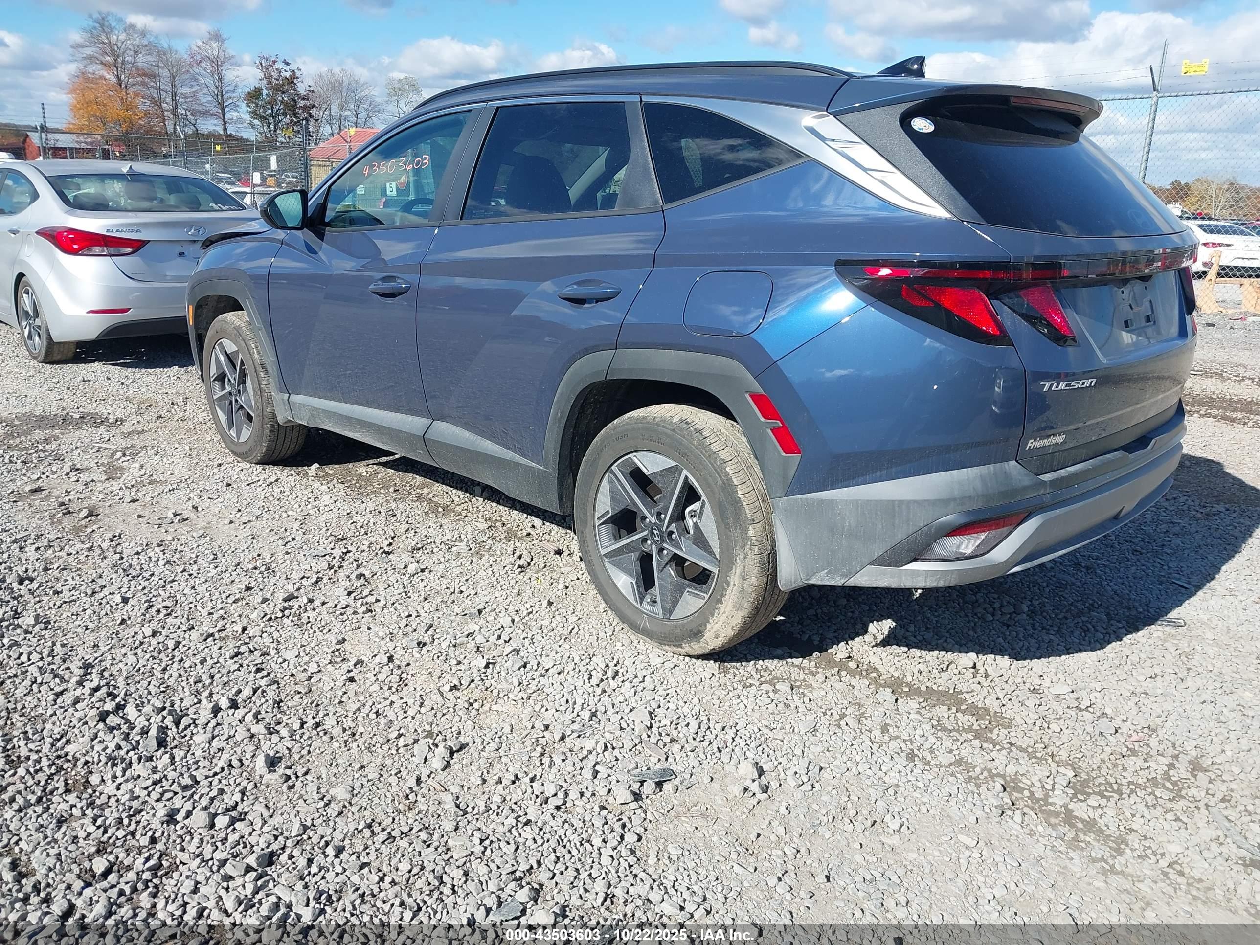 HYUNDAI TUCSON image 3