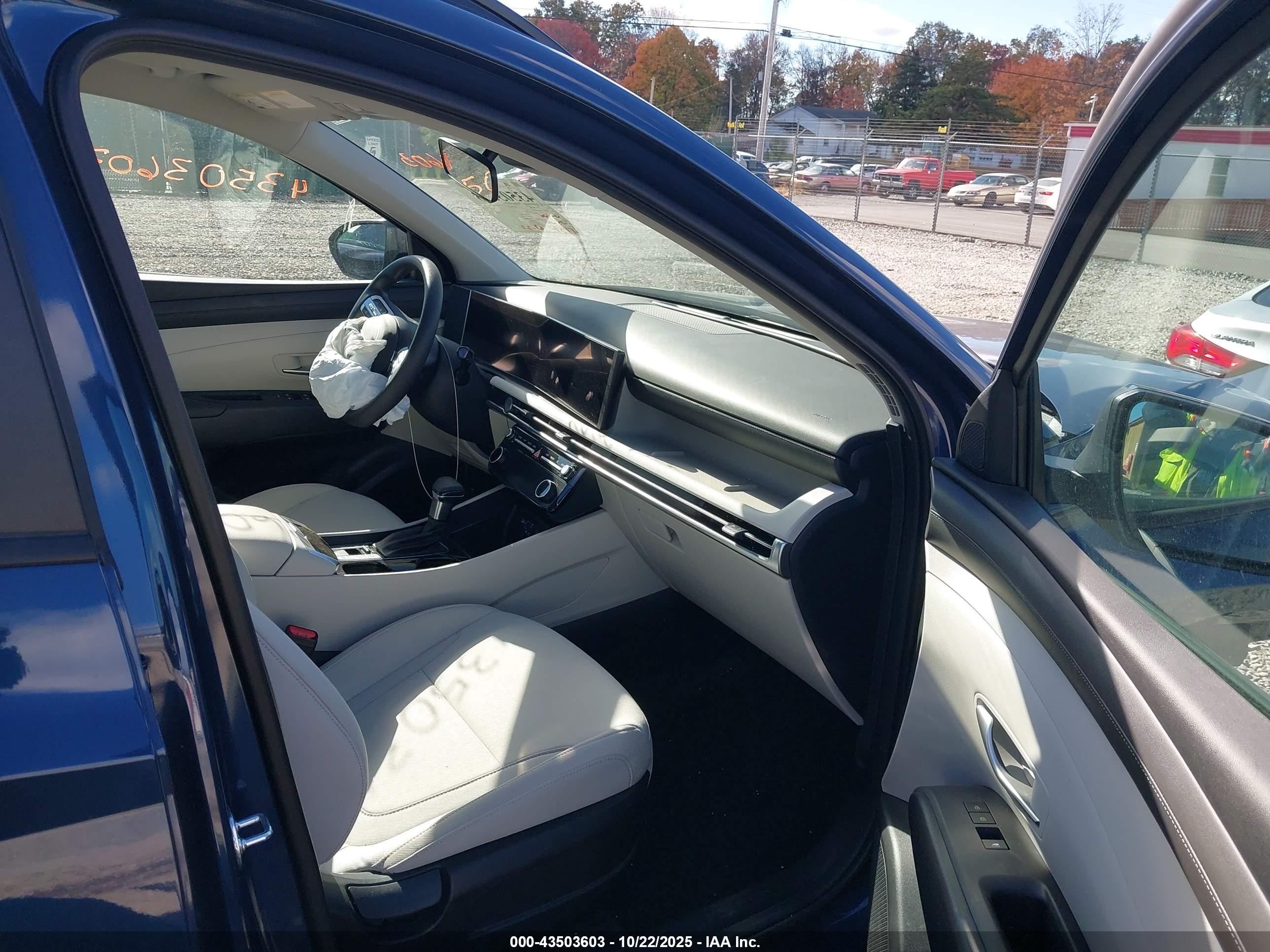 HYUNDAI TUCSON image 5