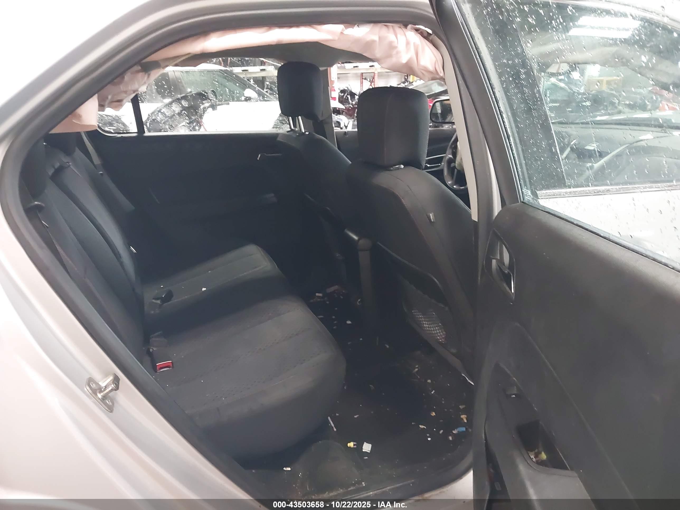 CHEVROLET EQUINOX image 8
