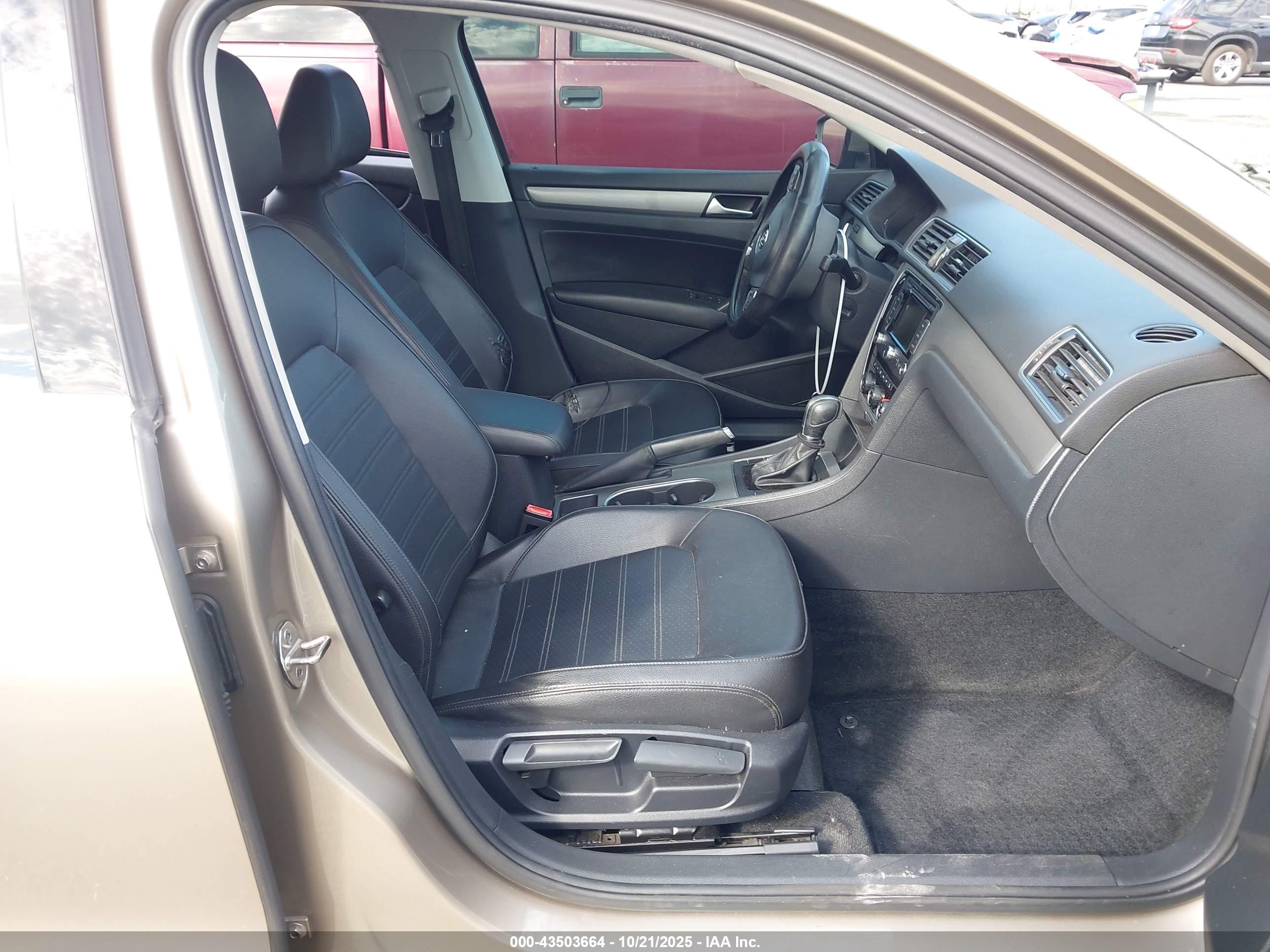 VOLKSWAGEN PASSAT image 5