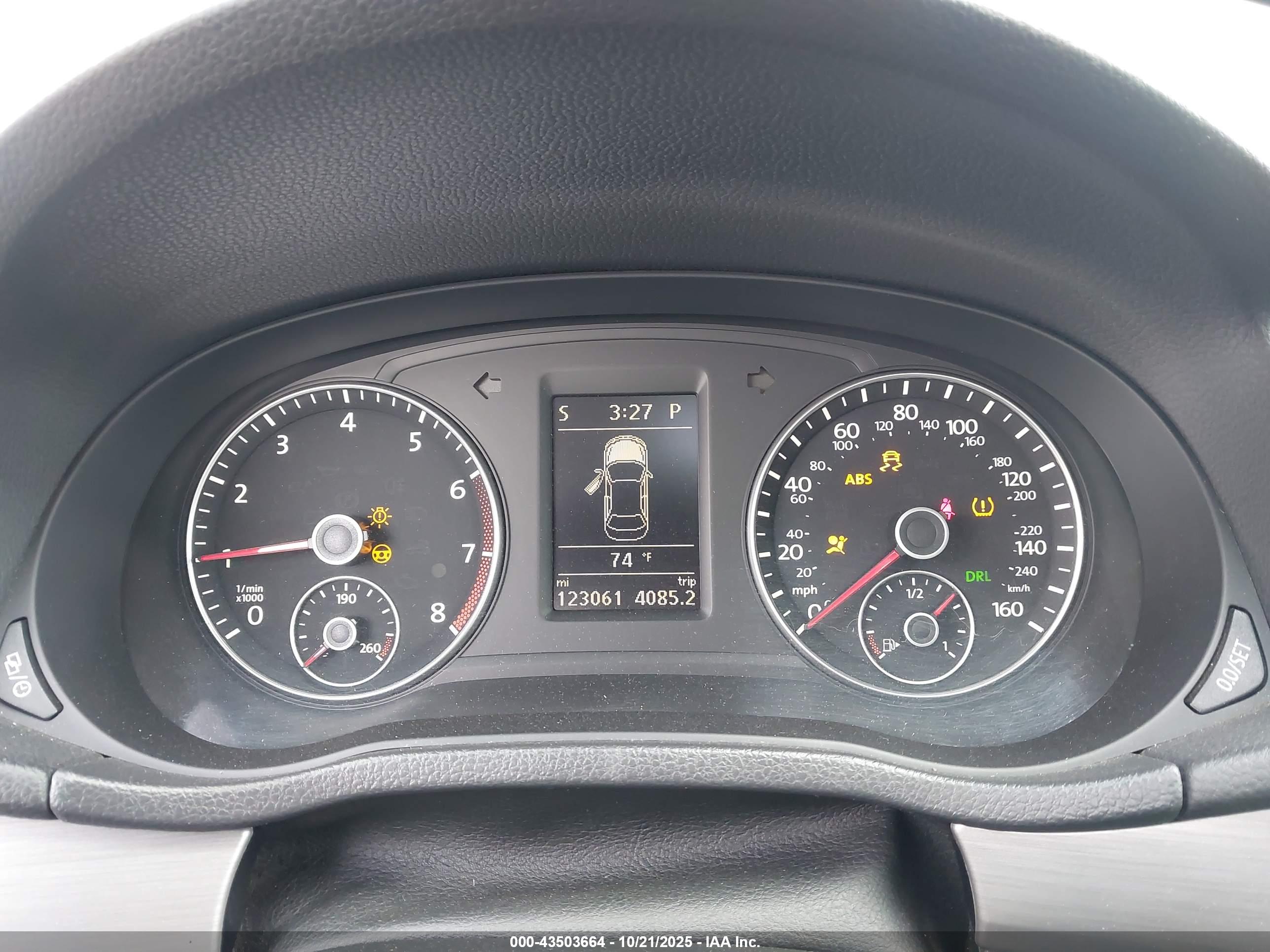 VOLKSWAGEN PASSAT image 7