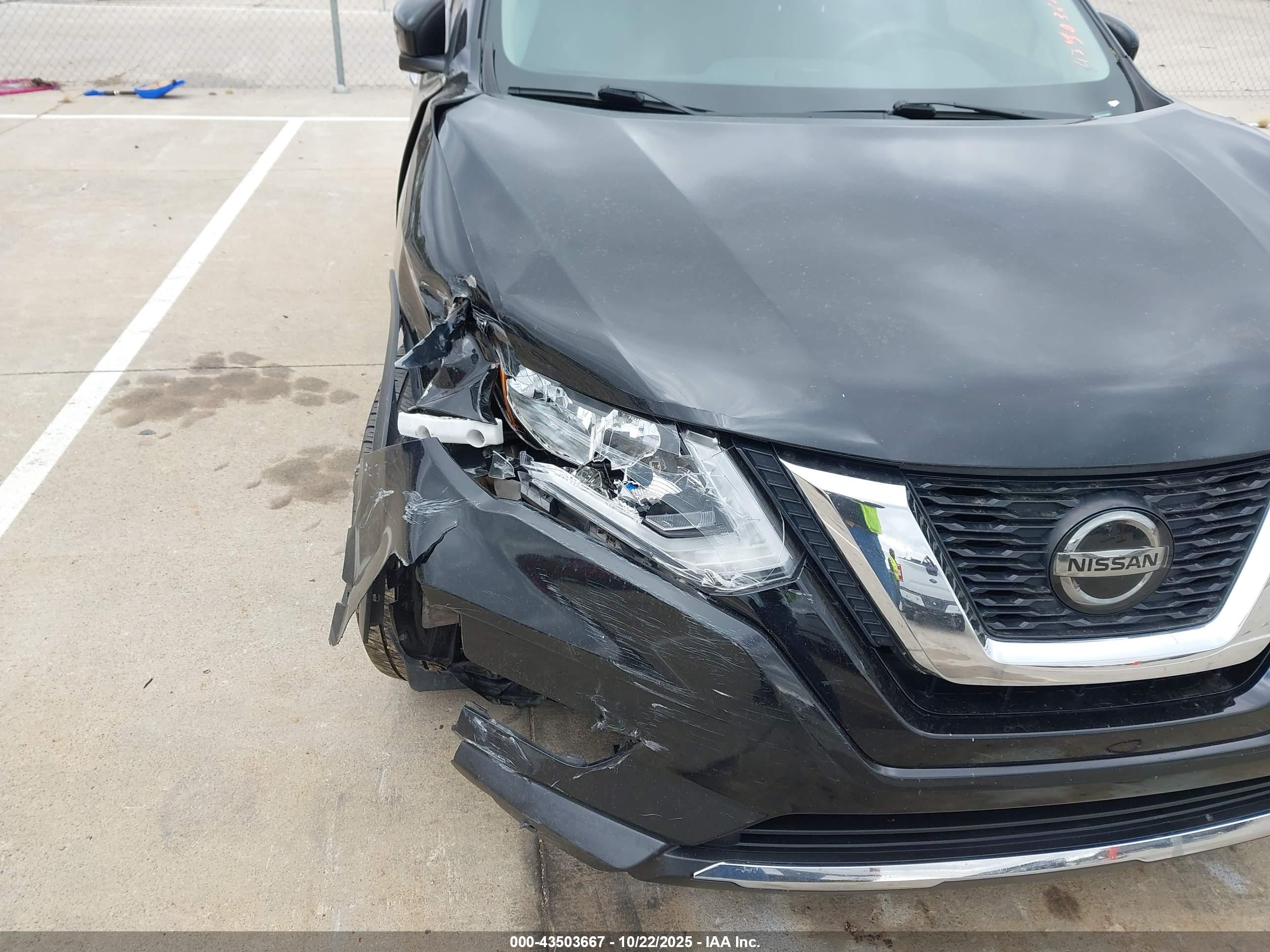 NISSAN ROGUE image 6