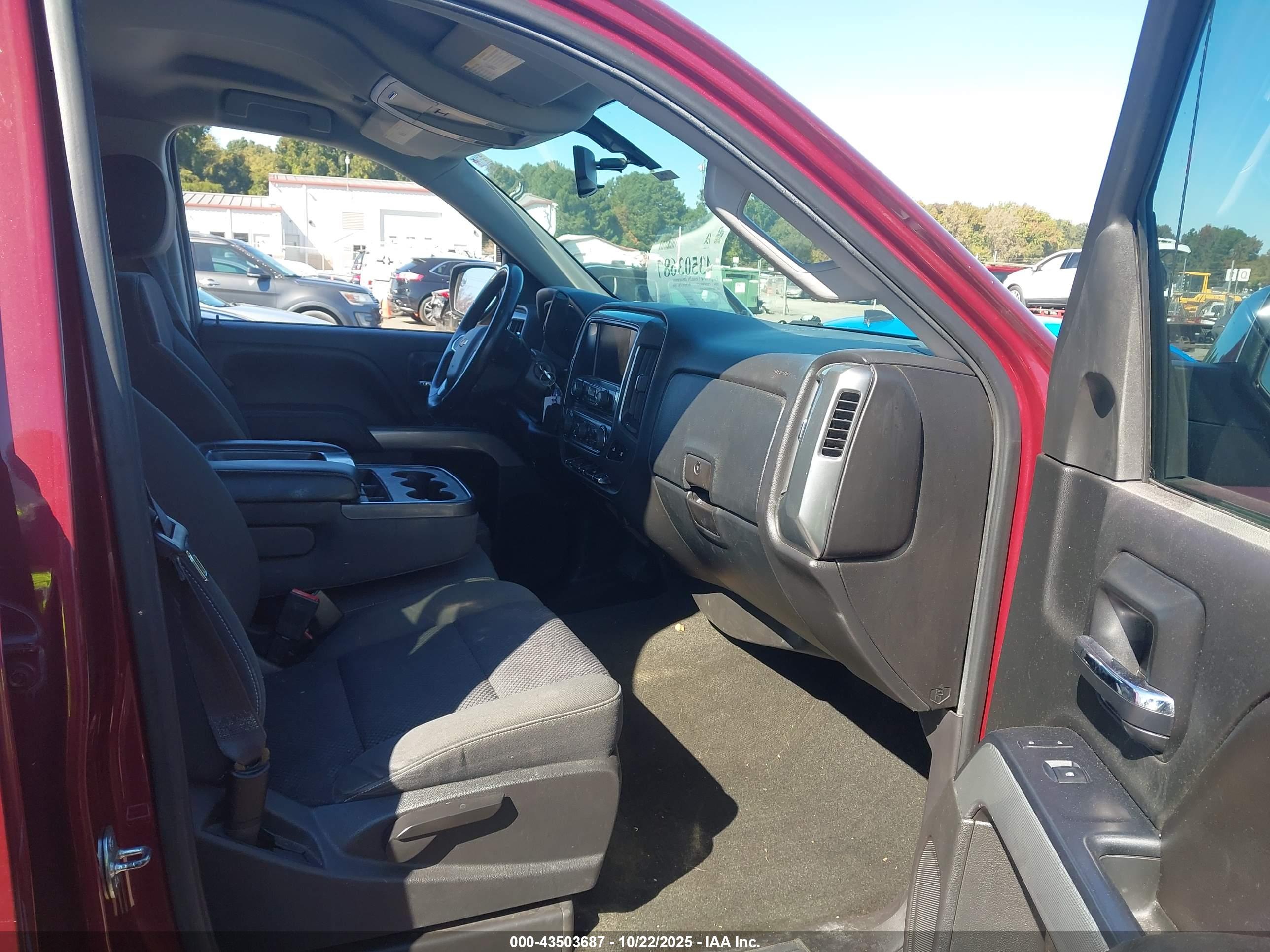 CHEVROLET SILVERADO image 5