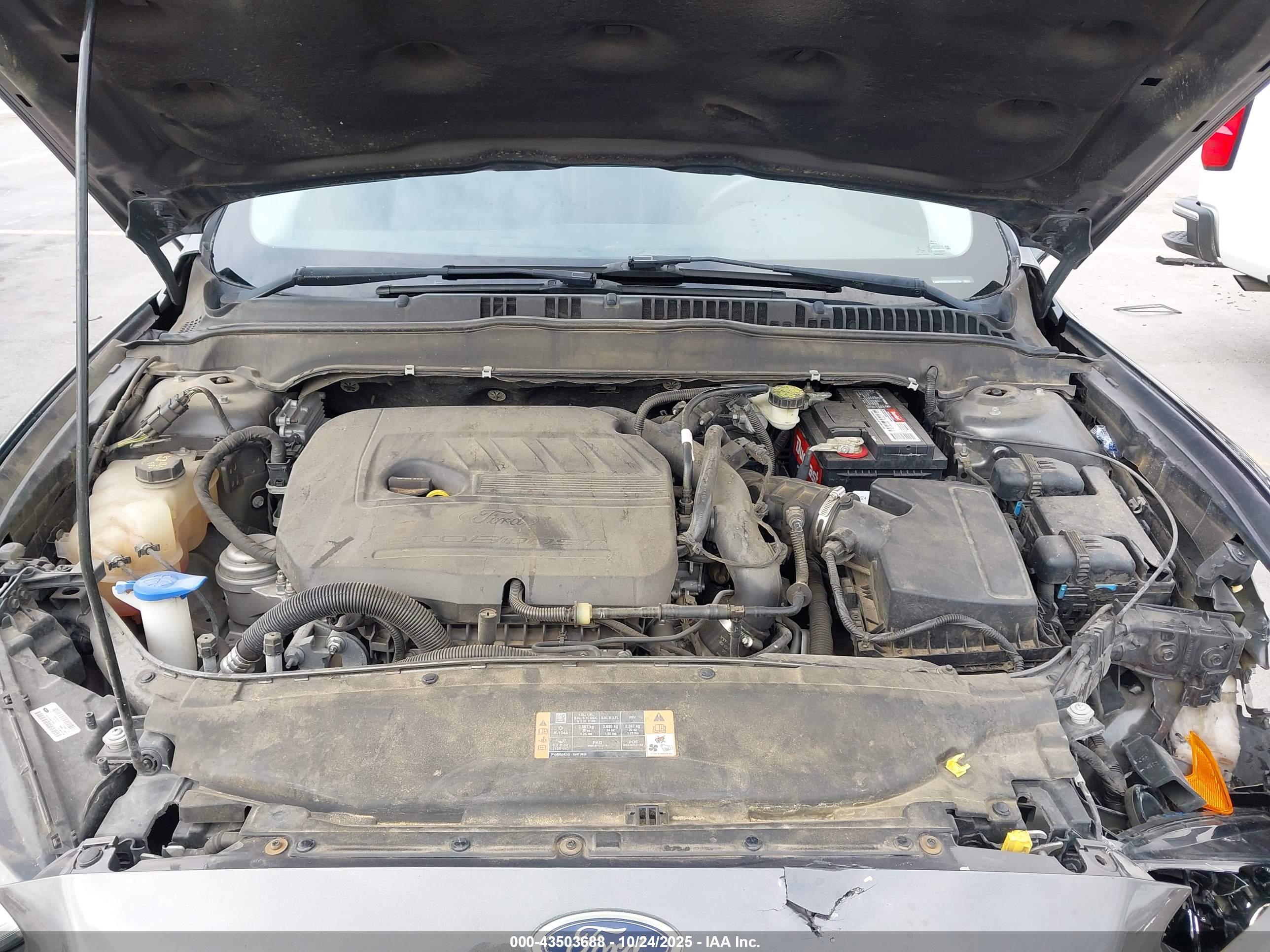 FORD FUSION image 10