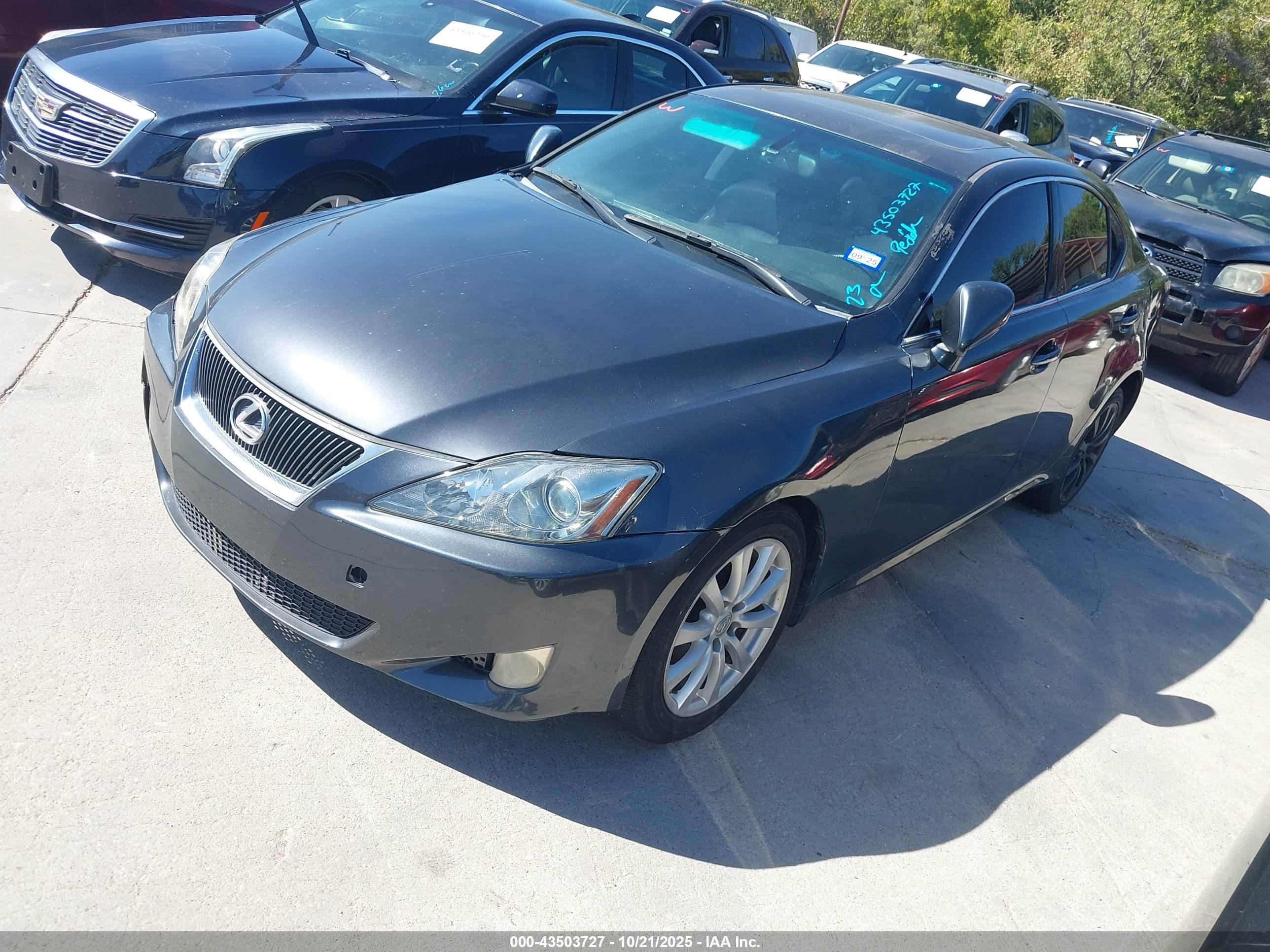 LEXUS IS image 2