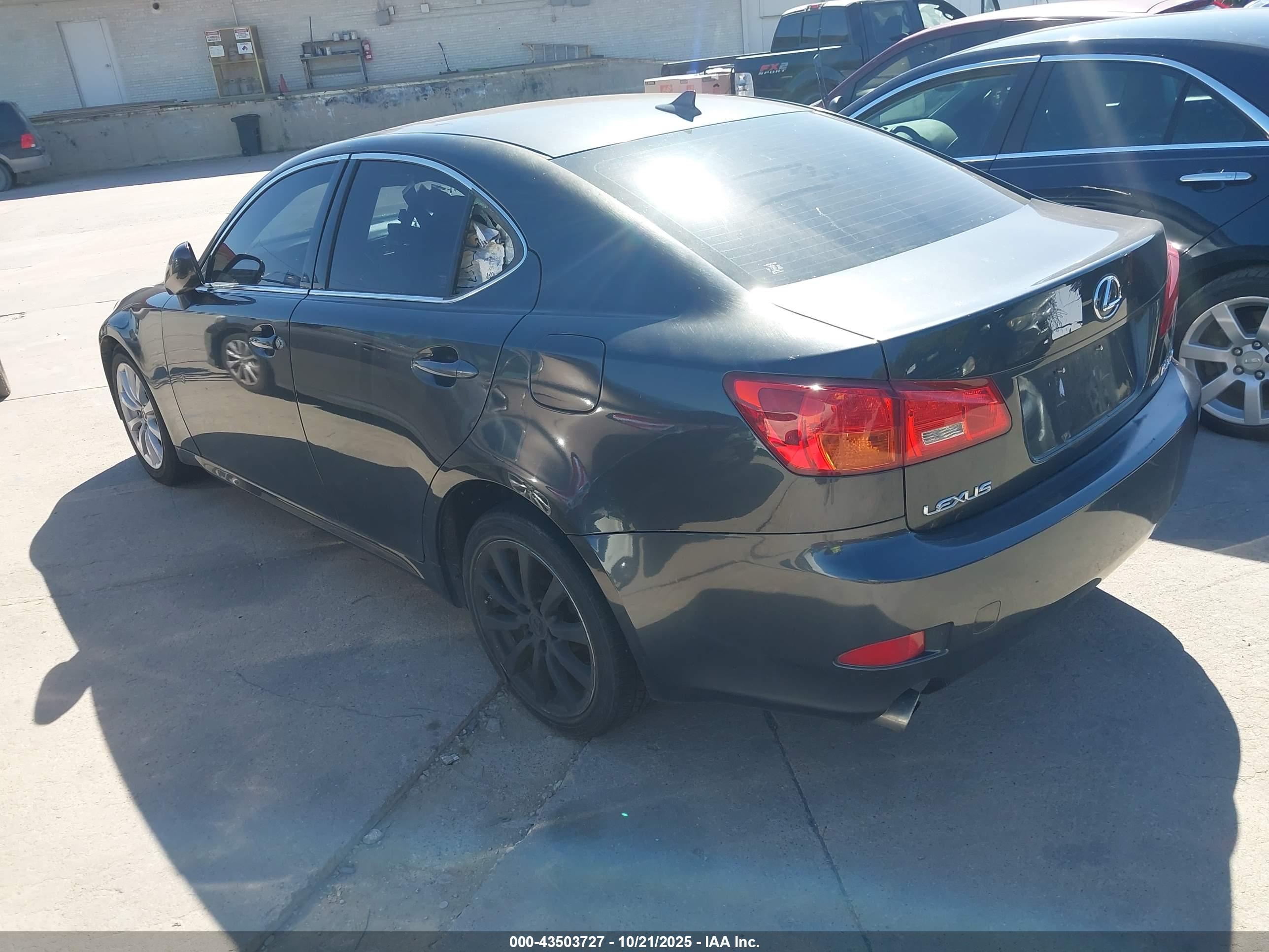 LEXUS IS image 3