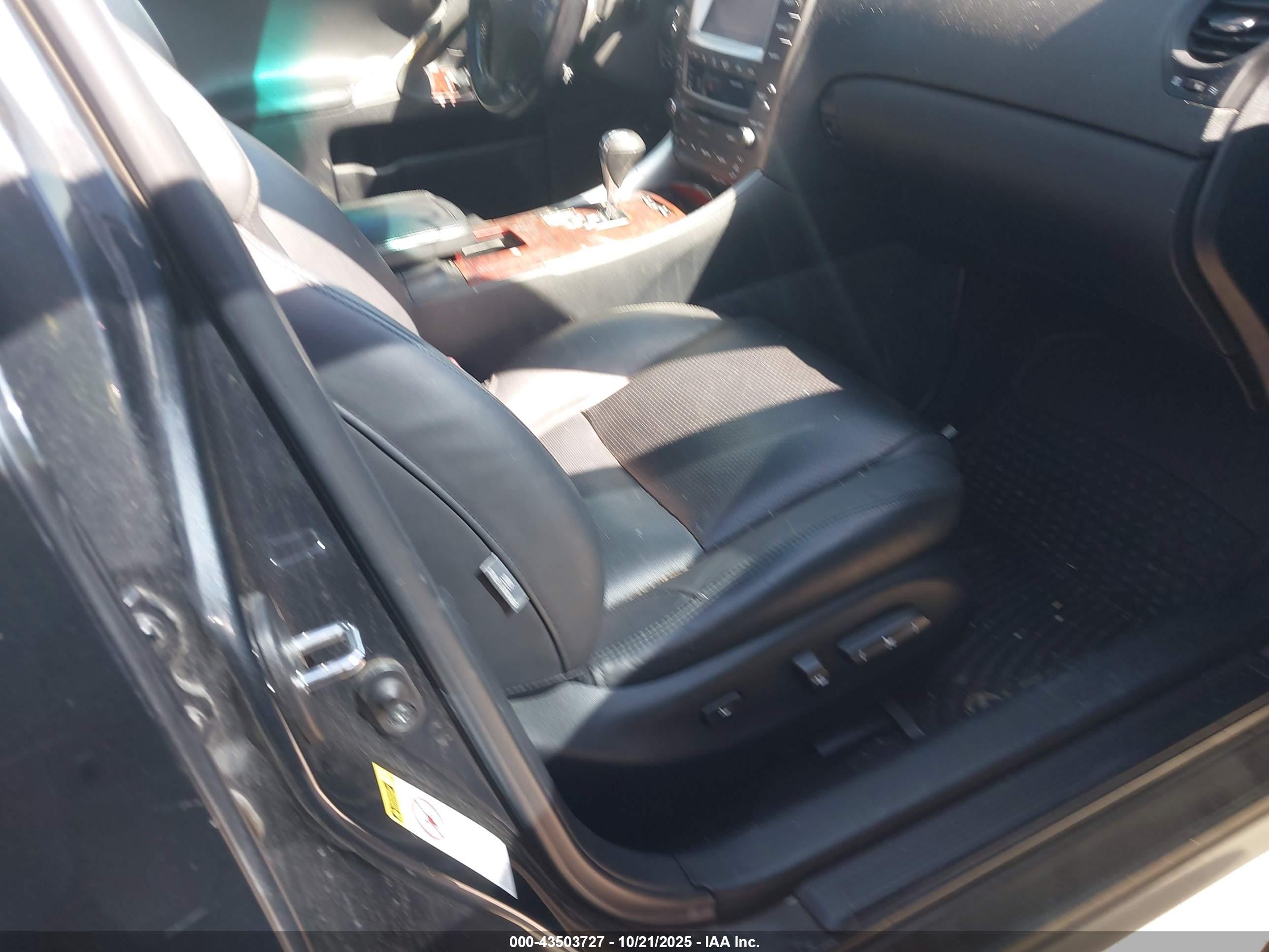 LEXUS IS image 5