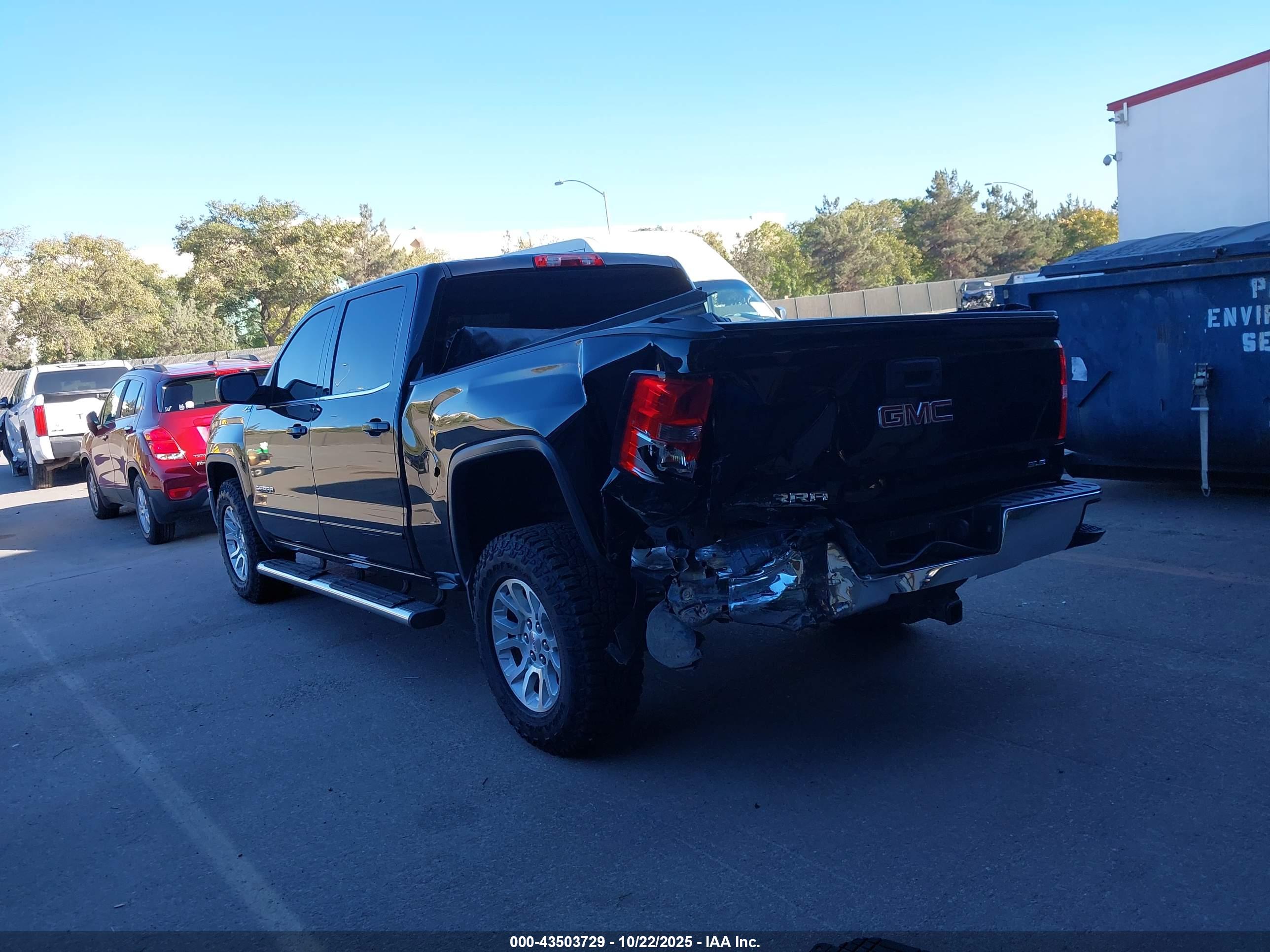 GMC SIERRA image 3