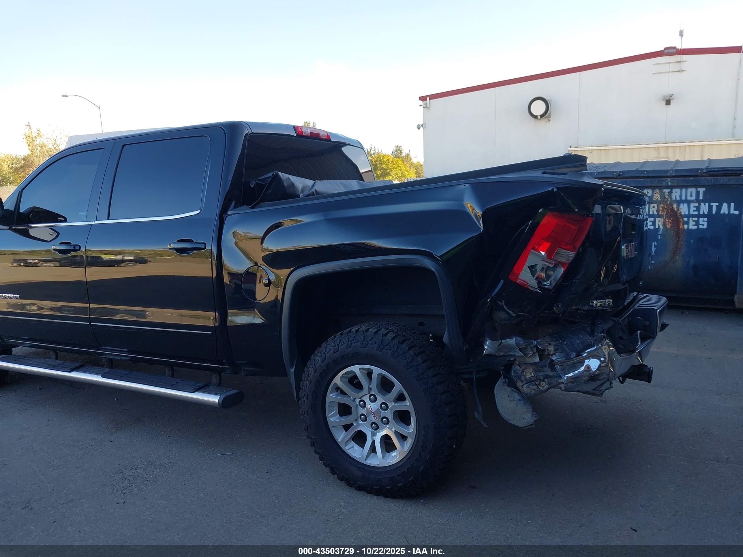 GMC SIERRA image 6