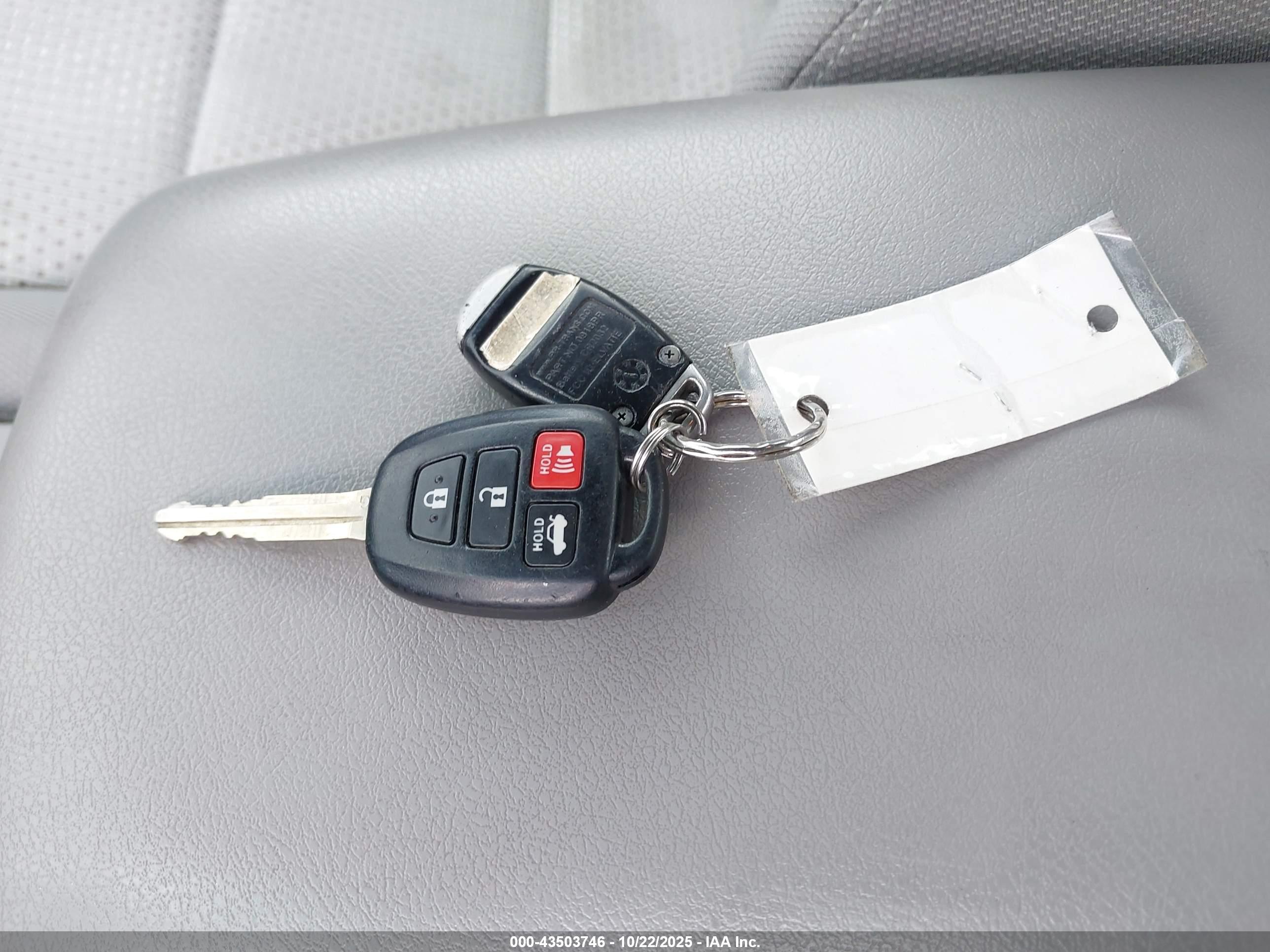 TOYOTA CAMRY image 11